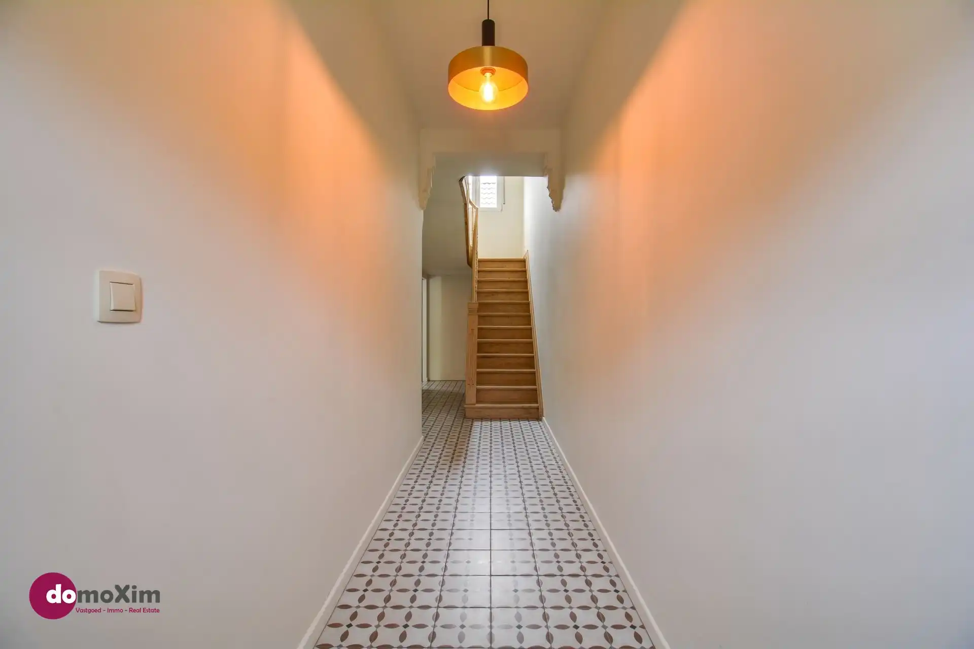 Volledig gerenoveerde woning met zonnige tuin nabij het centrum van Schiplaken foto 14