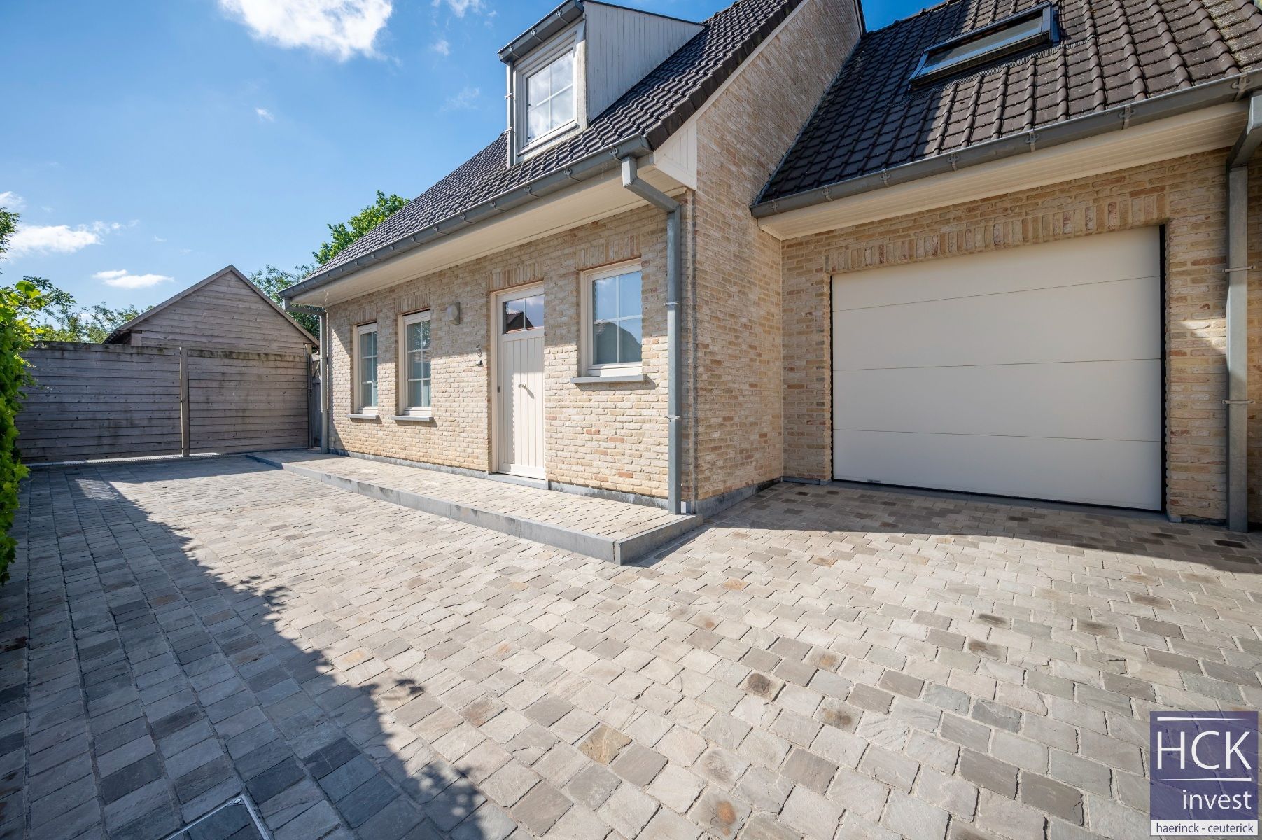 KRUISHOUTEM - Rustig gelegen instapklare woning met 3 SLPK. én garage! foto 2