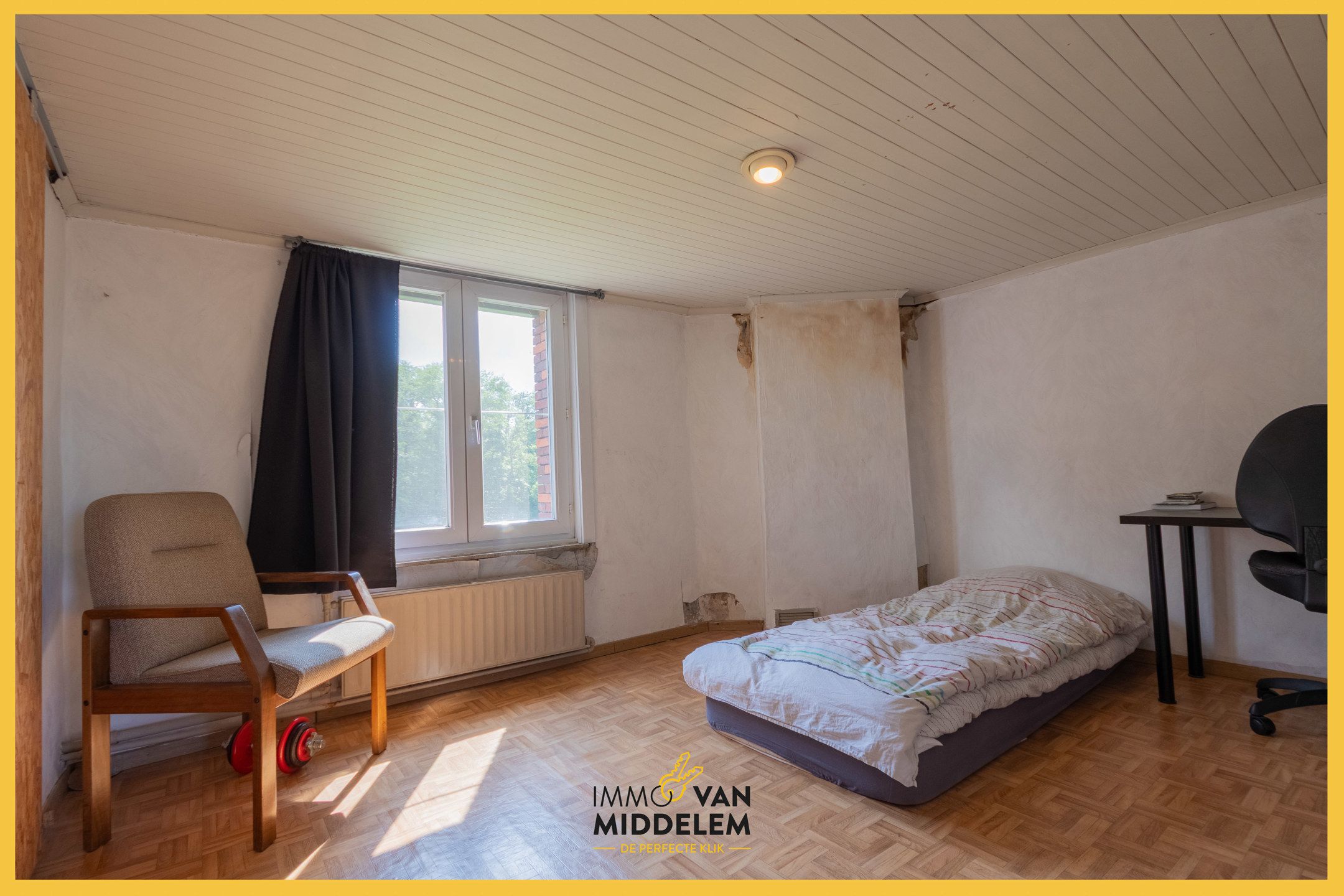 RUIME GEZINSWONING MET 5 KAMERS, BUREAU EN GROTE TUIN foto 16