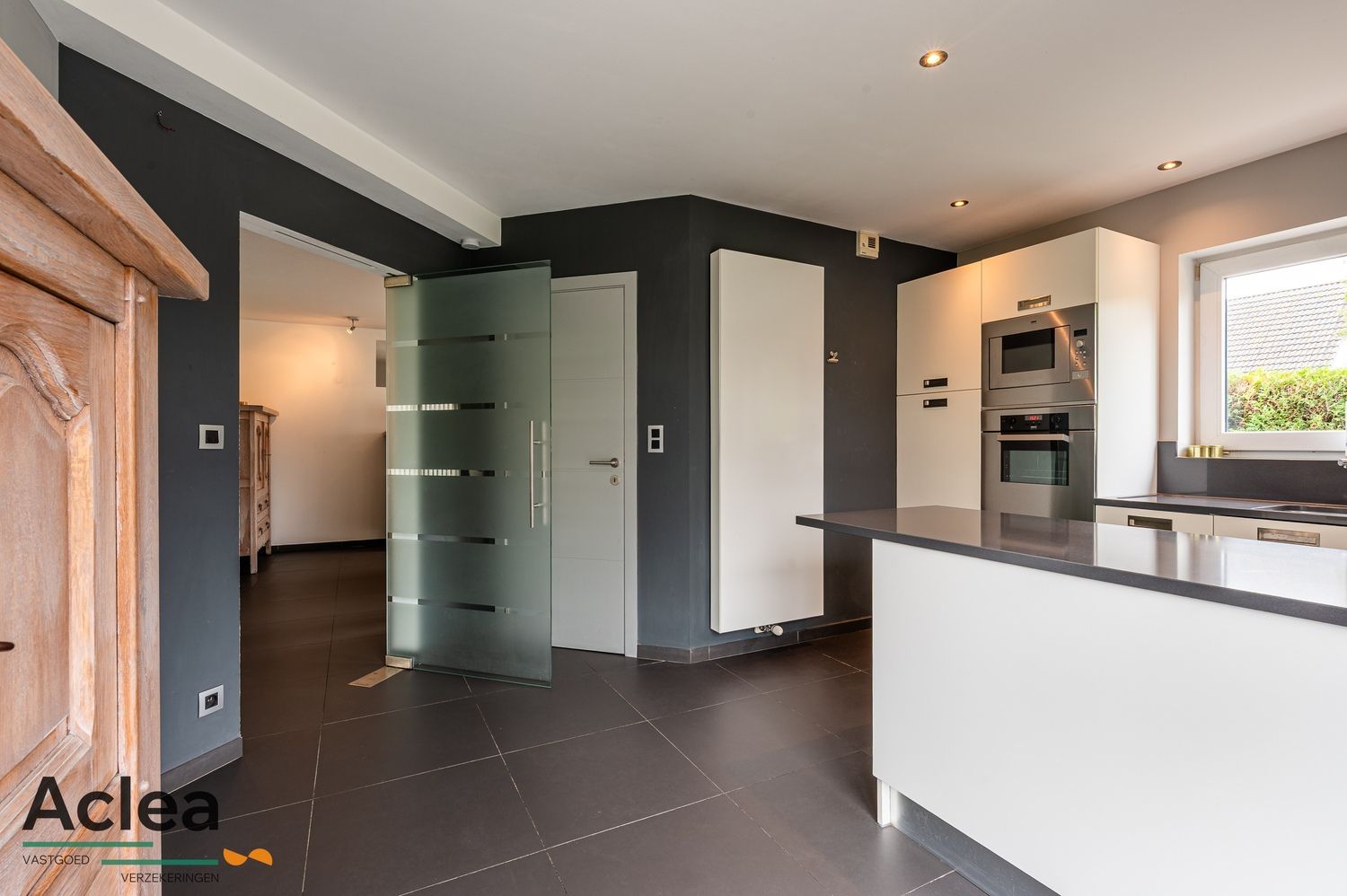Moderne alleenstaande woning op een ruim perceel foto 8