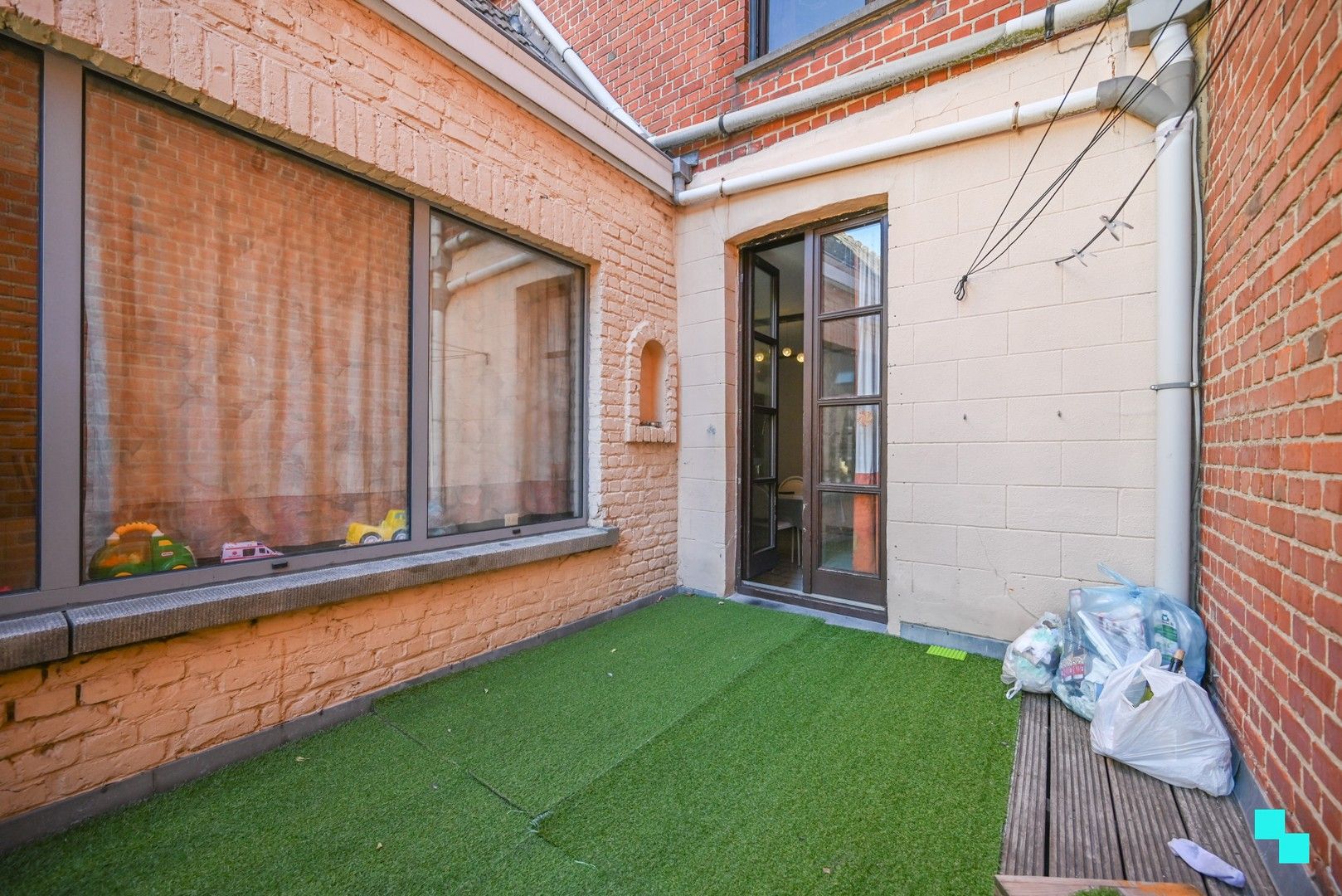 Interessante opbrengsteigendom in hartje Izegem foto 16