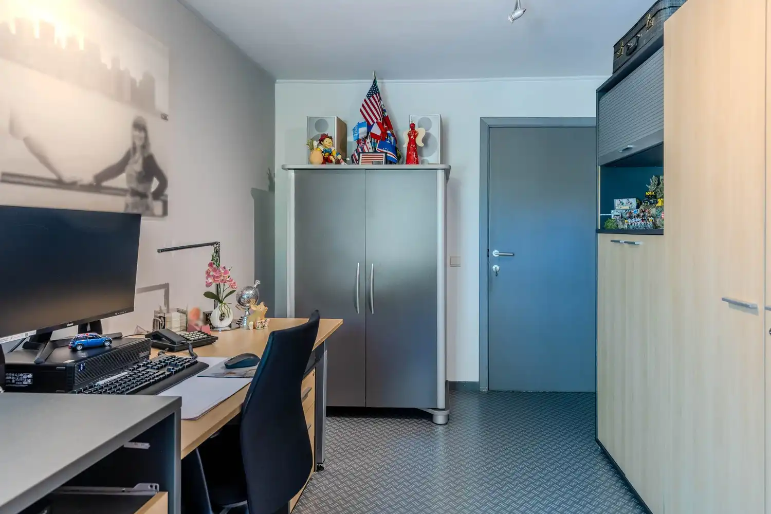 Charmante woning met 3 slaapkamers, terras en inpandige garage in het gezellige Rekem foto 19