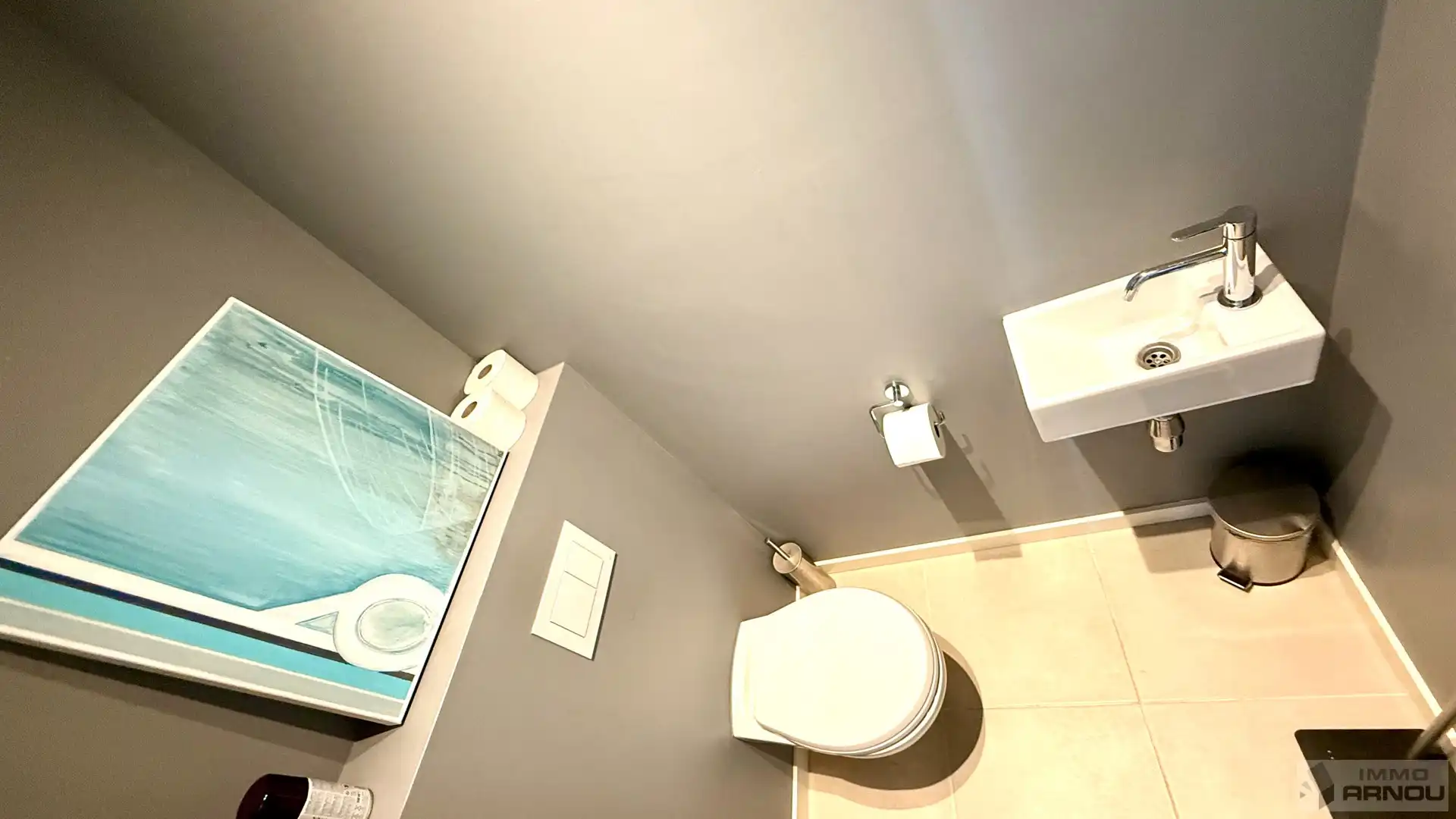 Instapklaar recent appartement met 2 slaapkamers foto 12