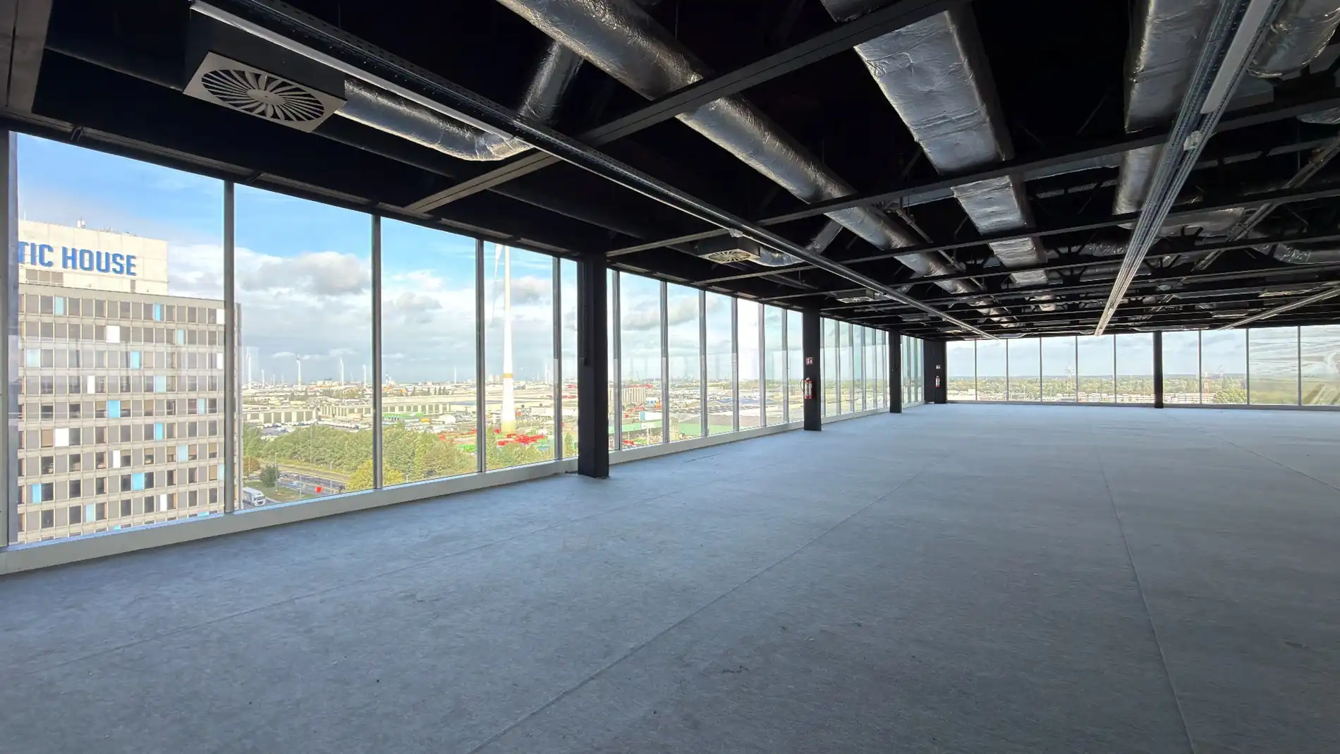 Kantoren te huur met prachtig uitzicht over de haven van Antwerpen foto 2
