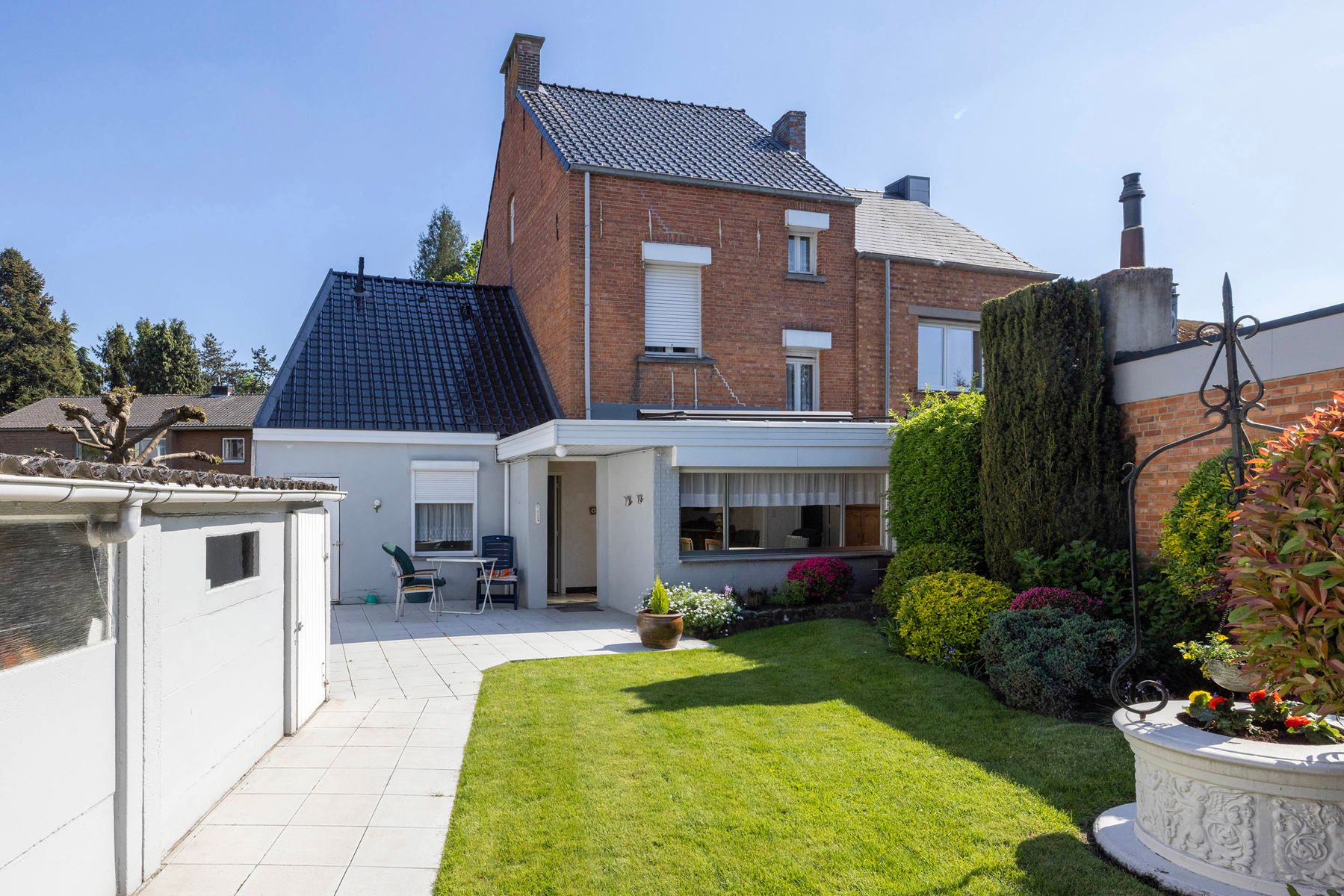 Herenhuis met 4 slpk, prachtige tuin en garage foto 19