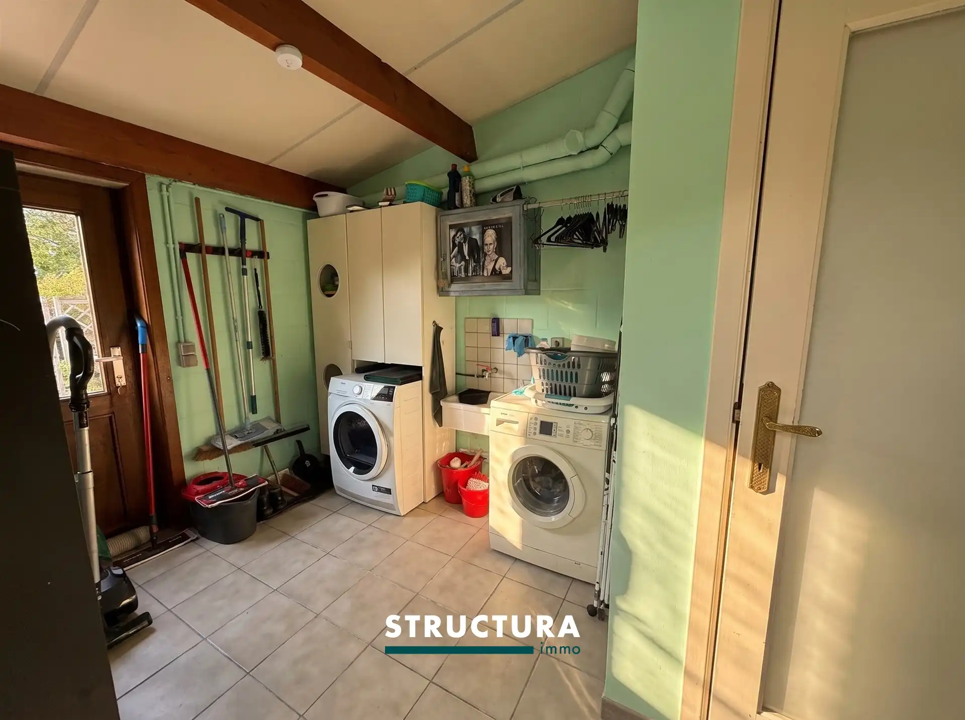 Woning met staanplaats  foto 14