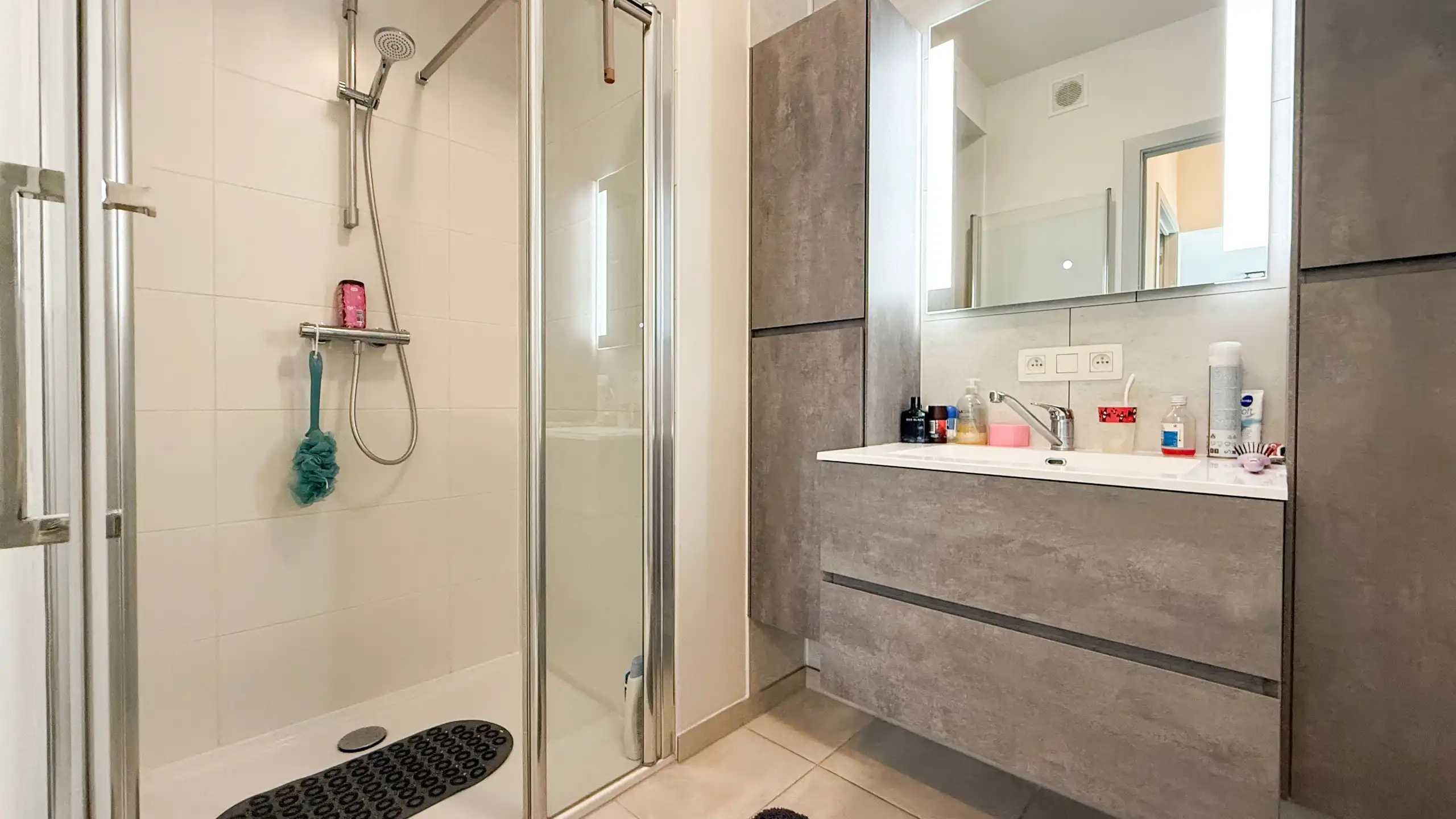 Modern app met 2 slpks, terras en lift centrum Heusden! foto 18