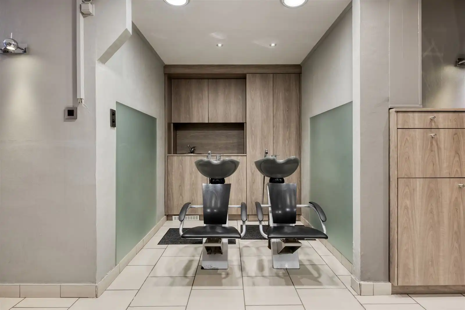 Uniek aanbod in Wilrijk: appartement met handelspand, tuin en bijgebouw  foto 24