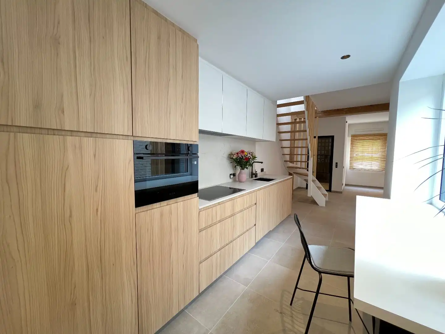 Gezellige, gerenoveerde woning met 2 slaapkamers te Ieper foto 8