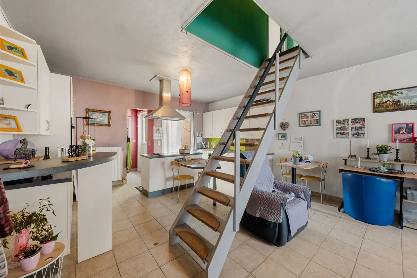 Charmante starterswoning met tuin in Flora, Merelbeke. foto 6