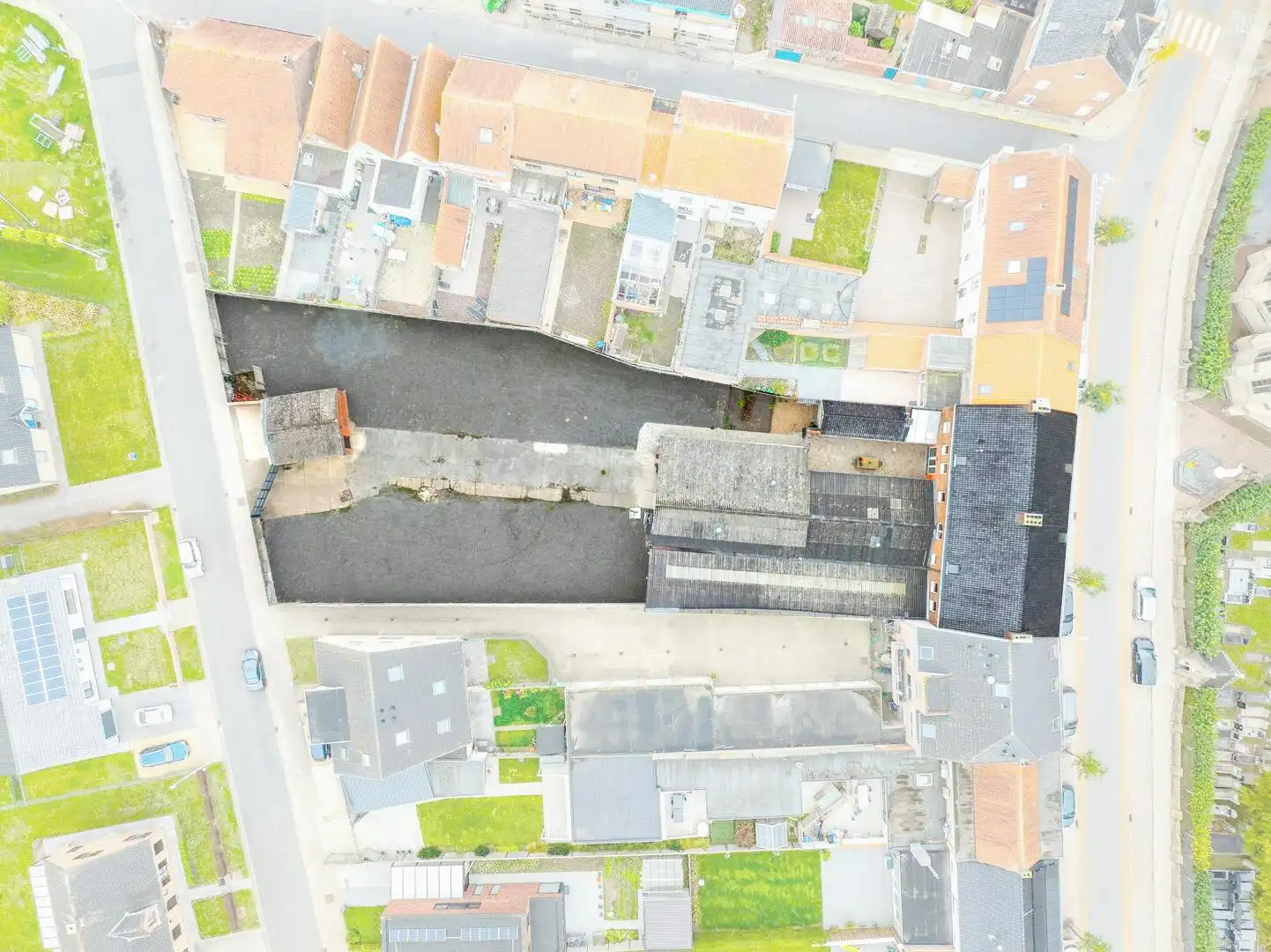 Polyvalent eigendom: woning, winkelruimte én loods te koop in Merkem op 1.885m² foto 4