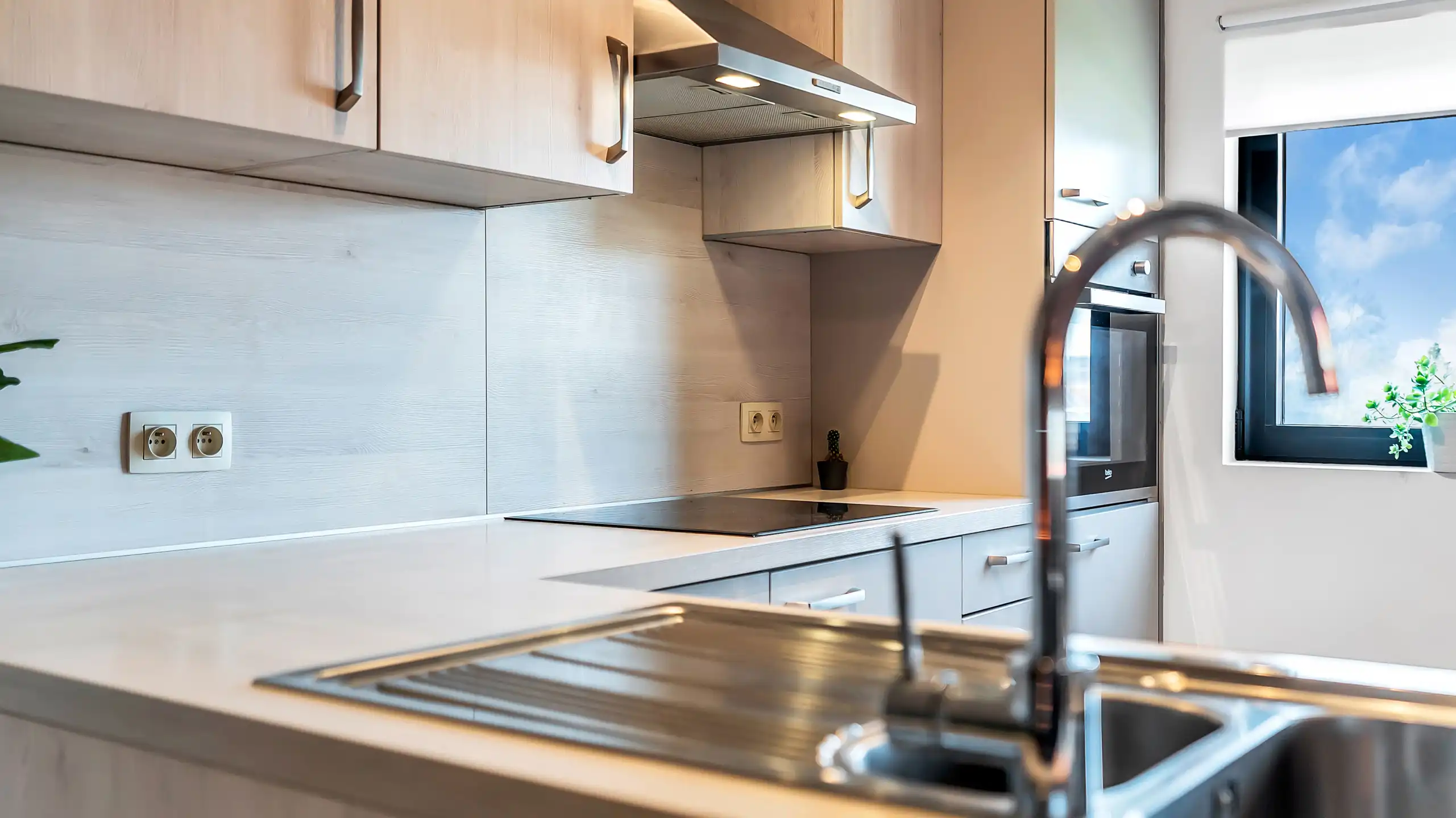 Uniek wonen in loftstijl met veel potentieel op topligging foto 6