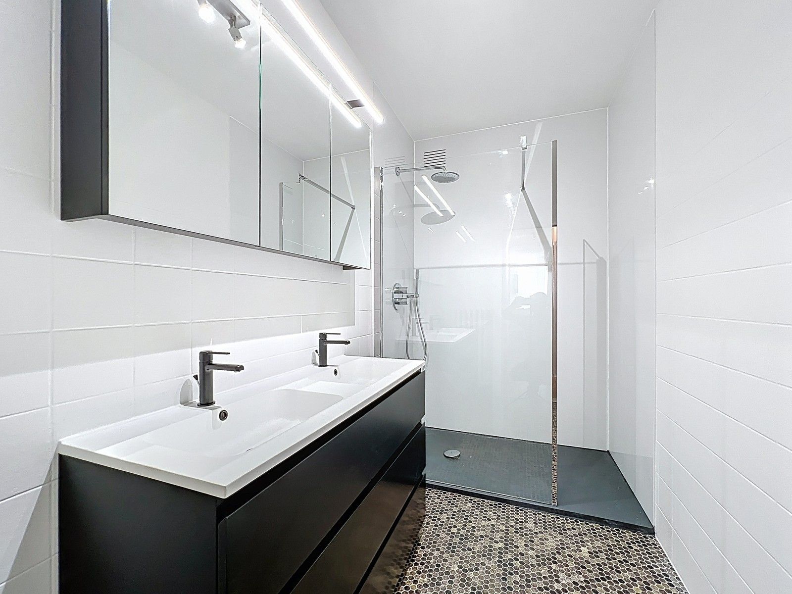 Rustig gelegen LICHTRIJK 3 SLPK appartement (157m²) nabij centrum en station Roeselare. foto 17