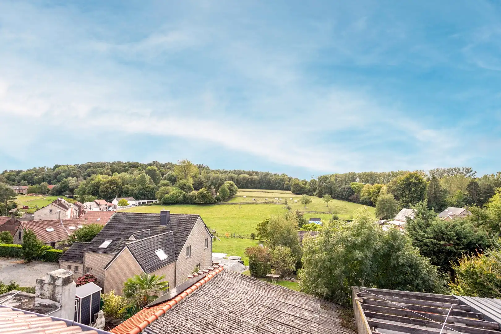 Gerenoveerde woning met 4 slaapkamers en opslagplaats foto 22