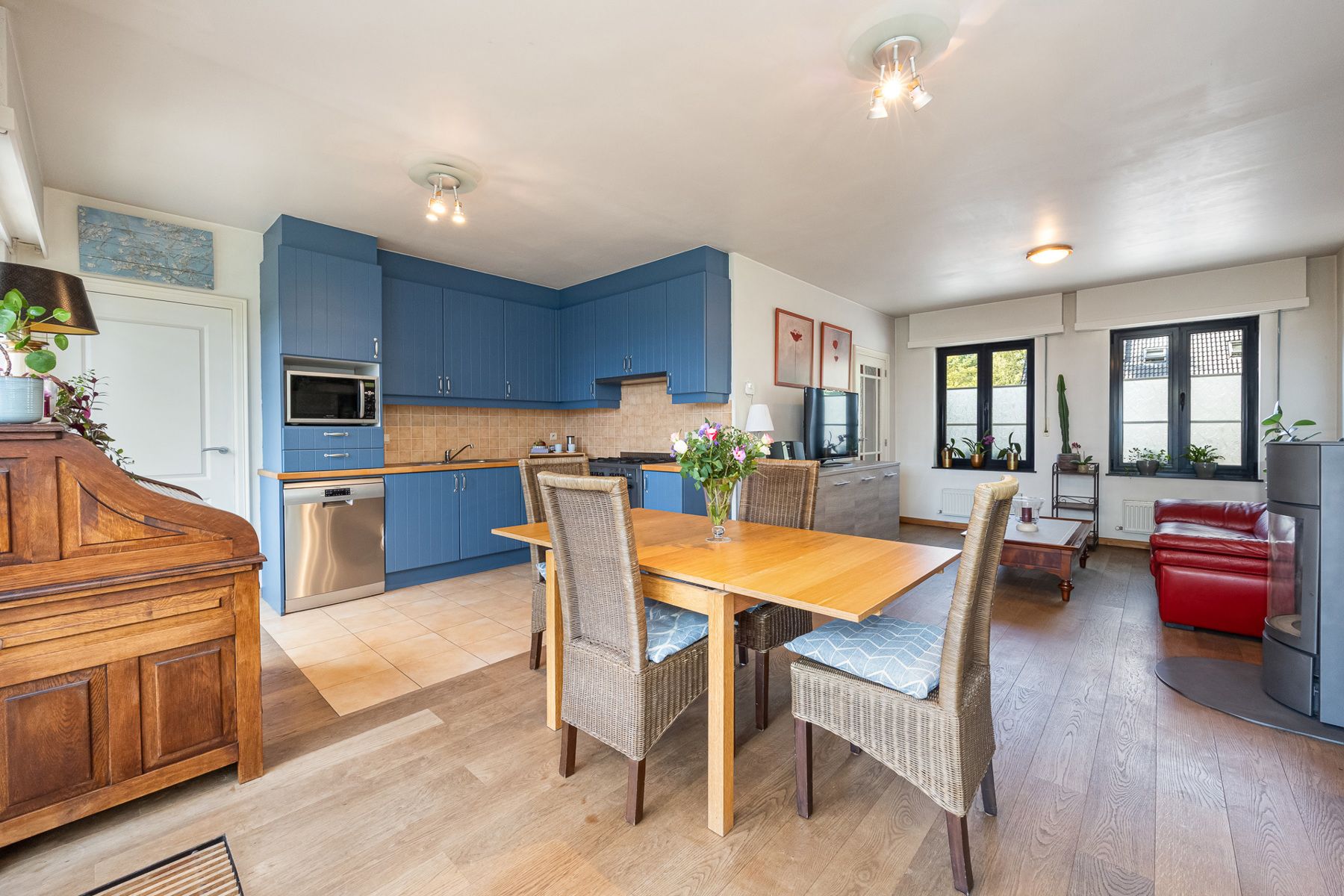 Woning met 5 slaap- + 2 badkamers op de grens met Brasschaat foto 10