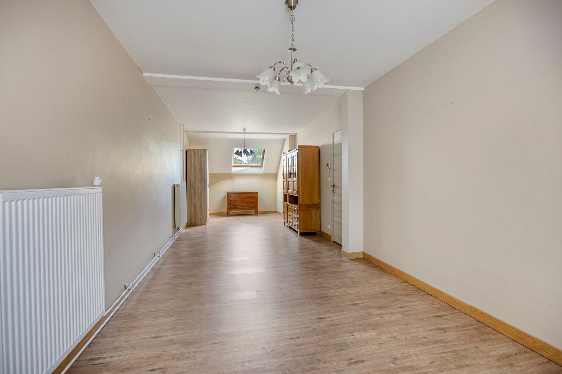 Wonen in dorpelijke charme: lichtrijke en ruime woonst foto 19