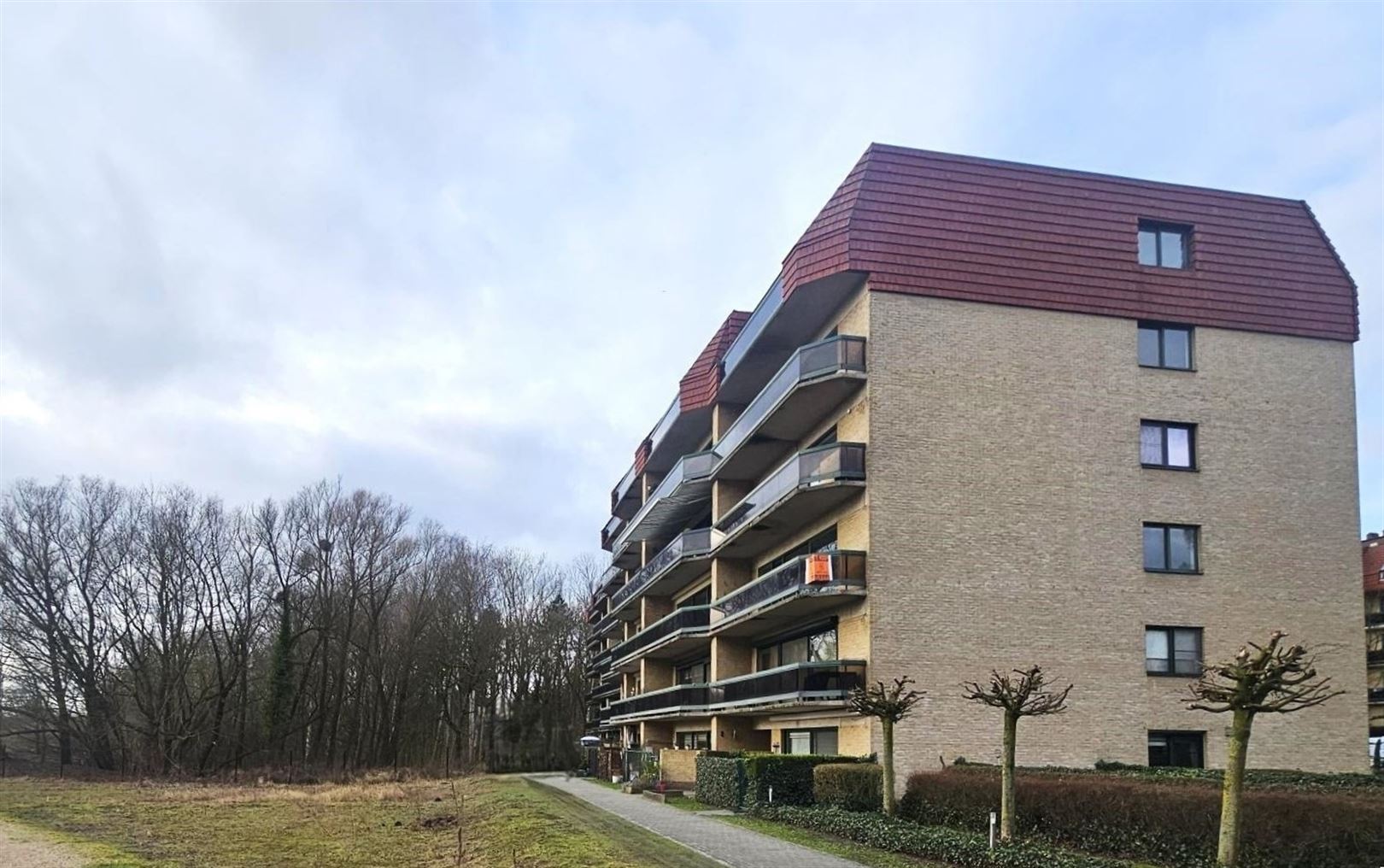 Ruim appartement met 3 slpks en terras foto {{pictureIndex}}