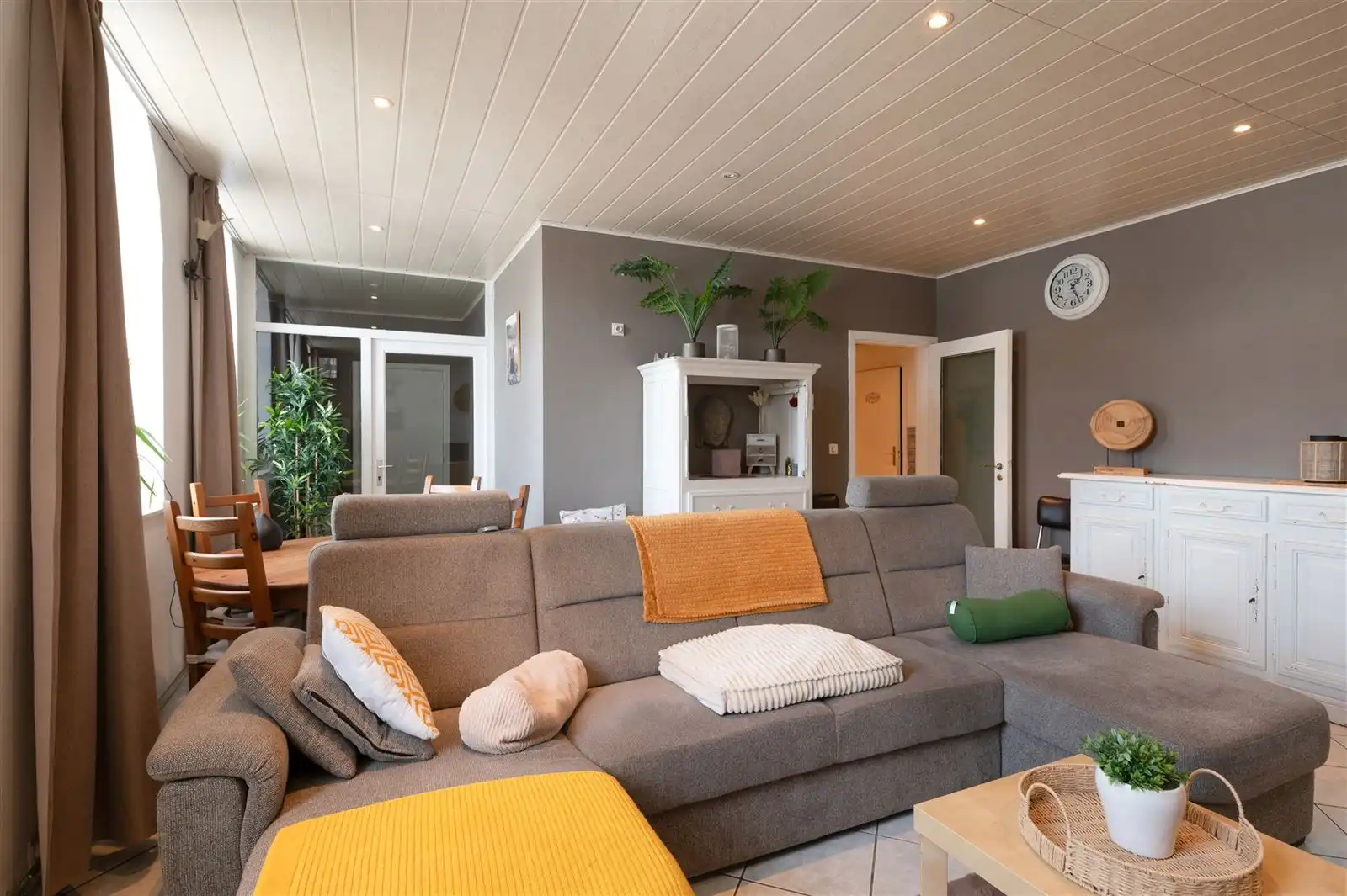 Gelijkvloers app met 2 slpks en garage foto 5