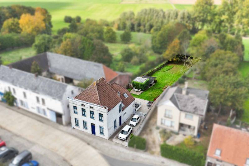 Te koop: Karaktervol voormalig gemeentehuis in hartje Horebeke foto 2