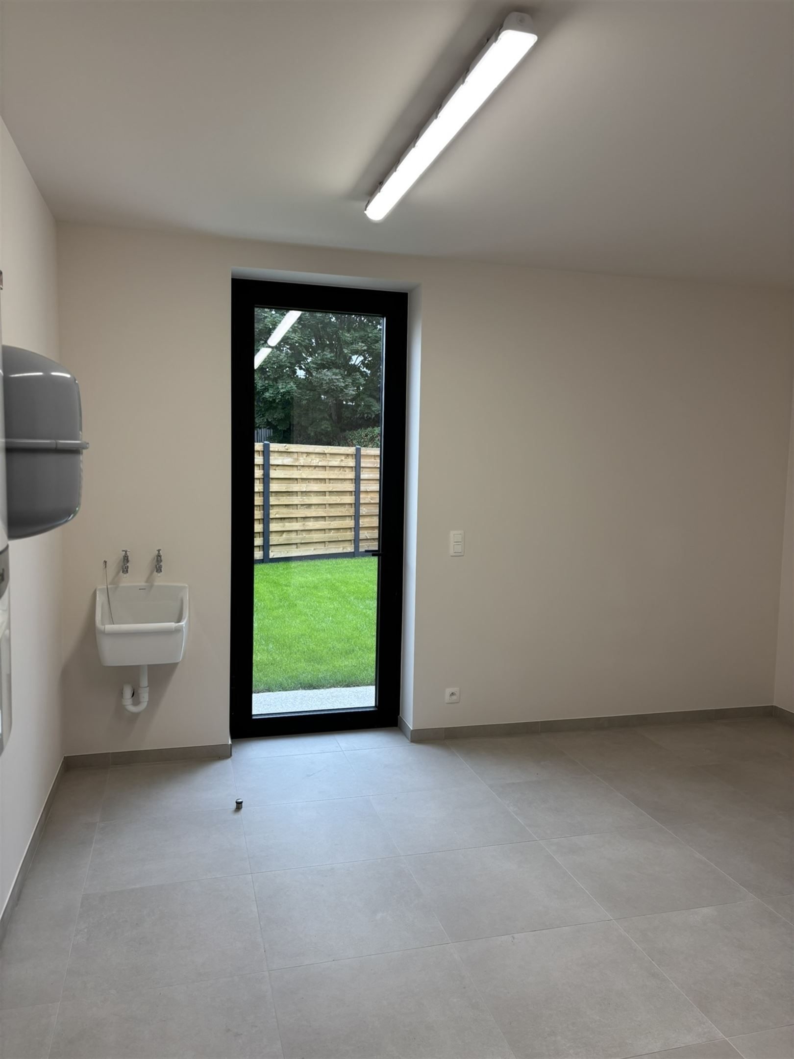 Stadswoning met 3 slaapkamers en carport foto 5