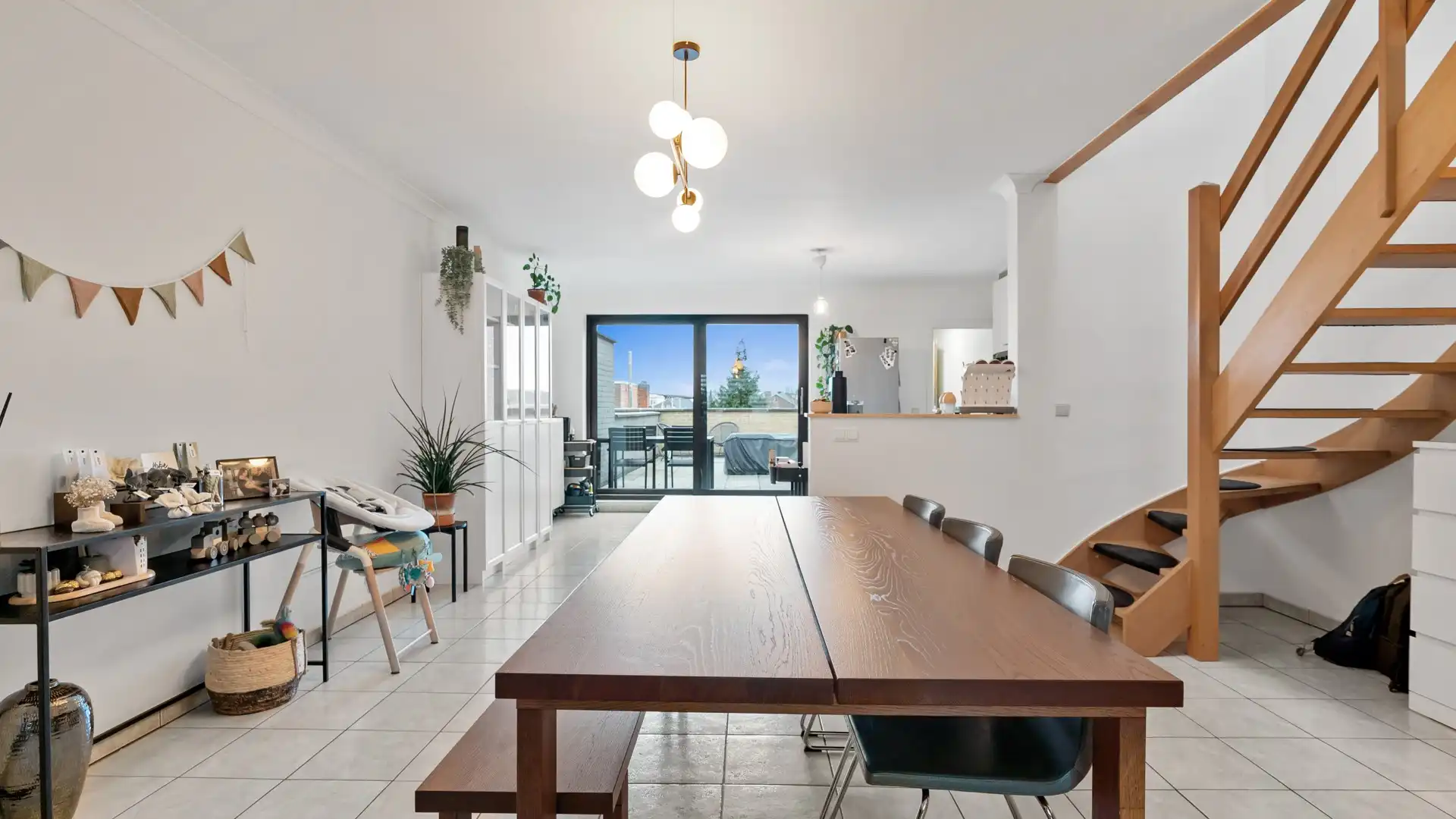 Energiezuinig duplex app. (130 m2) met 3 slpkrs en inpandige garage foto 2