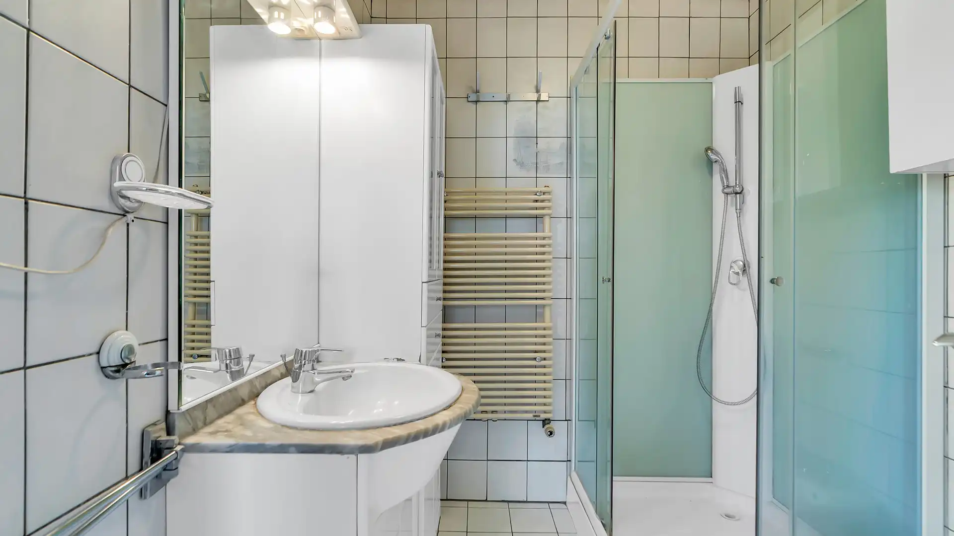 Te renoveren woning (H.O.B.) met 3 slpkrs te Genk foto 2