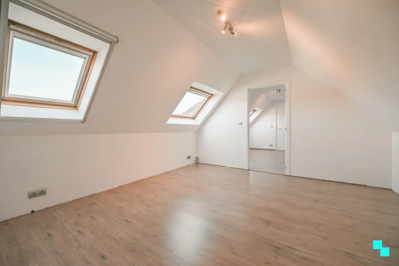 Stijlvol wonen met comfort: 5 slaapkamers, zonnig terras & moderne technieken foto 19