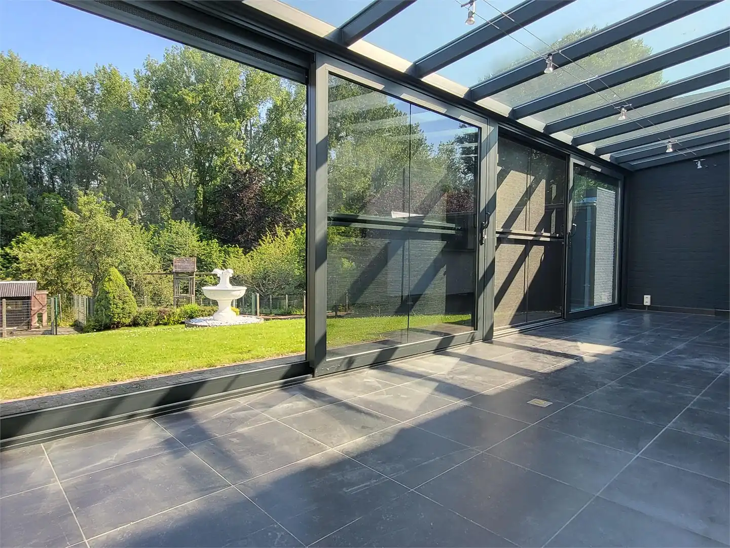 Prachtige moderne woning met bewoonbare oppervlakte van 166m² op 1209m² met zonnige tuin en garage. foto 4