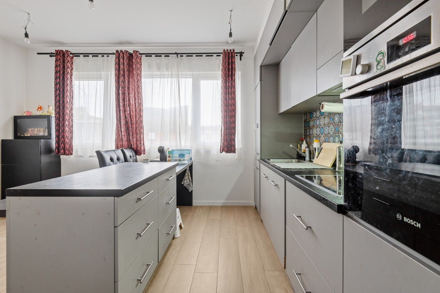 Duplex appartement met 2 slaapkamers en autostaanplaats te Wijnegem! foto 8