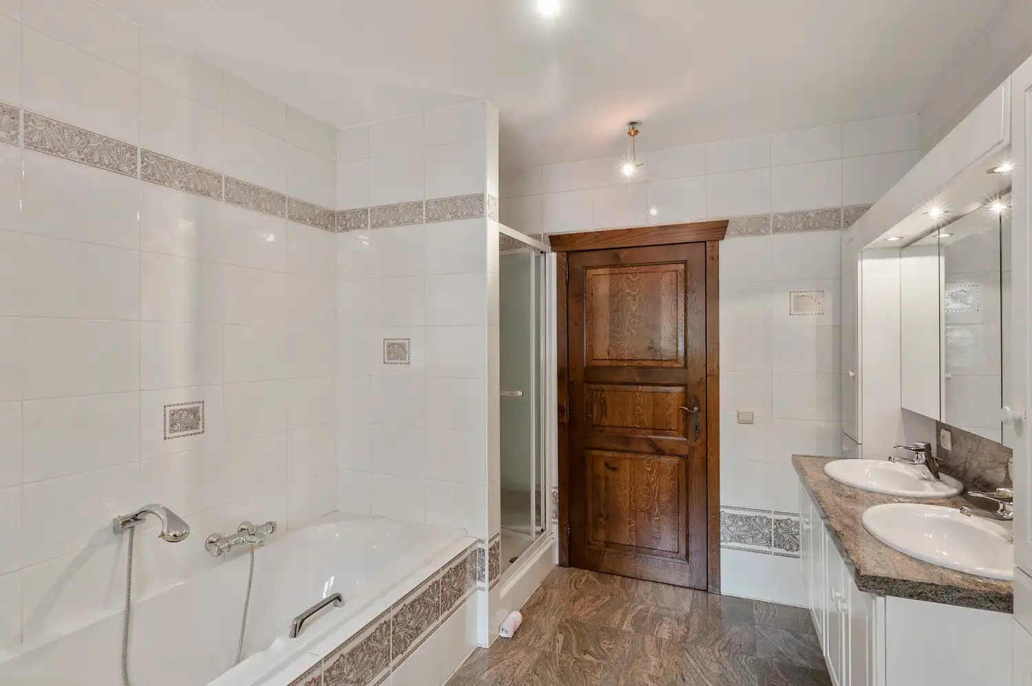 Ruime woning | 6 slpks | grote tuin foto 18
