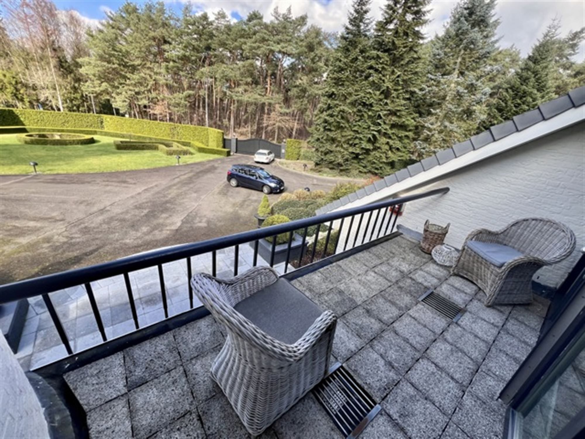 Statig landgoed met binnenzwembad op toplocatie foto 61