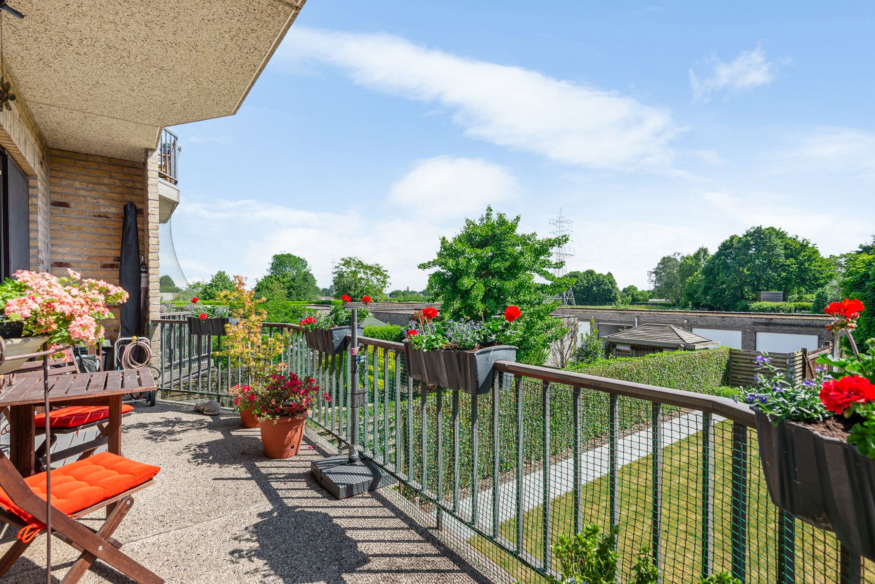 Ruim appartement met drie slaapkamers foto 19