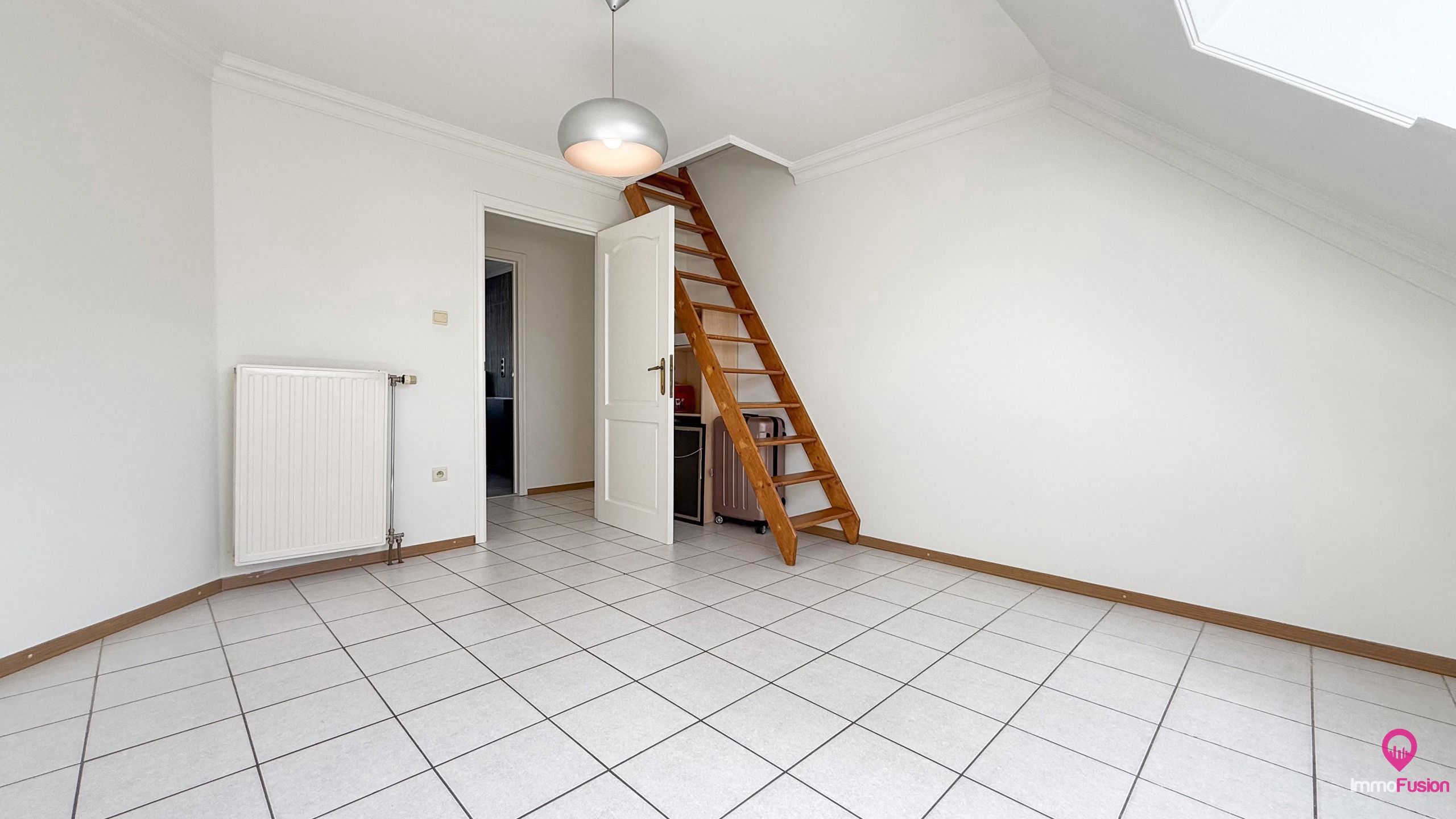 Verrassend ruime woning met 4 slaapkamers en grote tuin!  foto 31