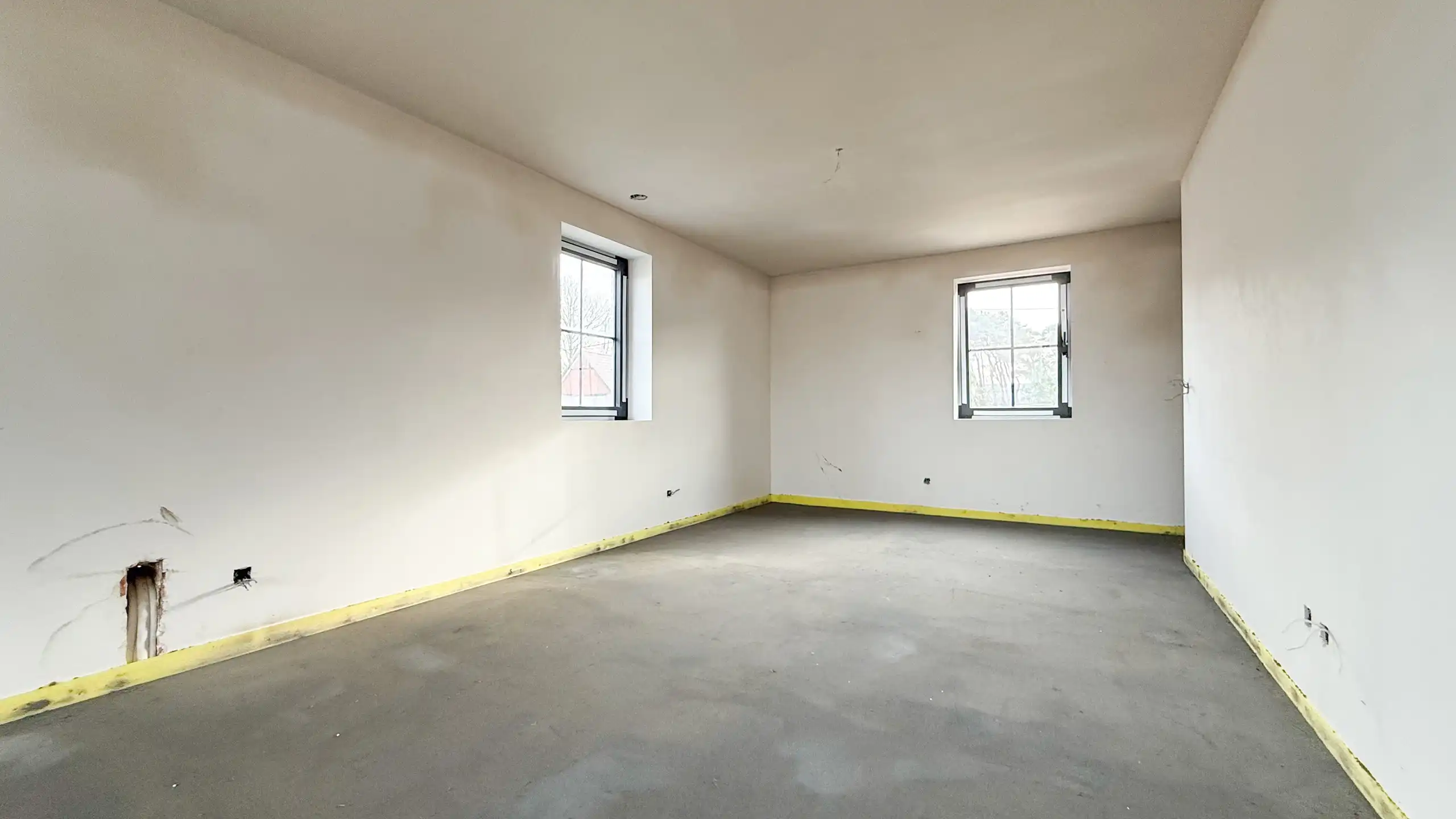 Zeer ruim (146m²!) duplex app.met 2-slpks,garage en terras! foto 5