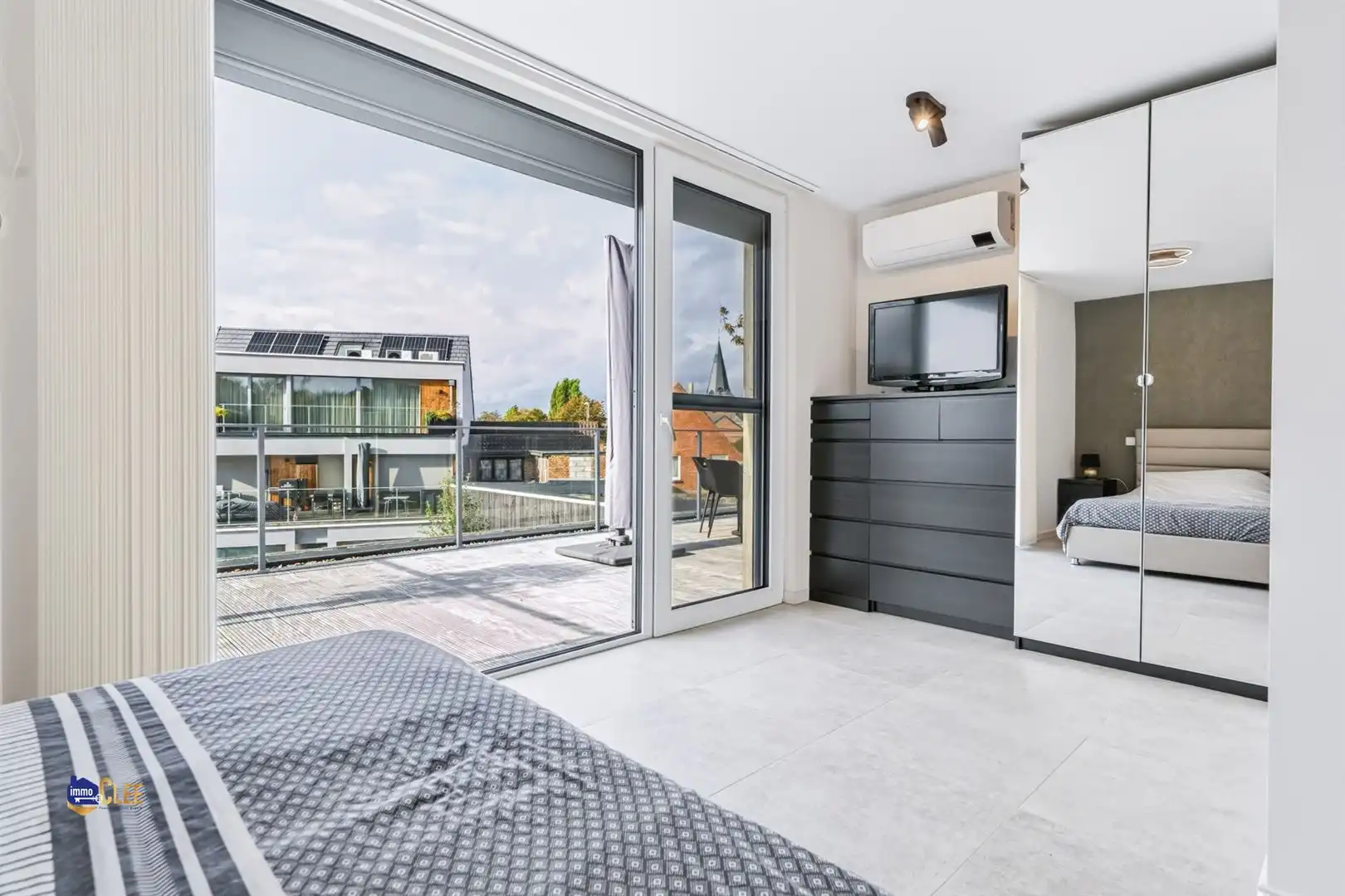 Lichtrijk en luxueus appartement met terras in het rustige Brustem foto 13