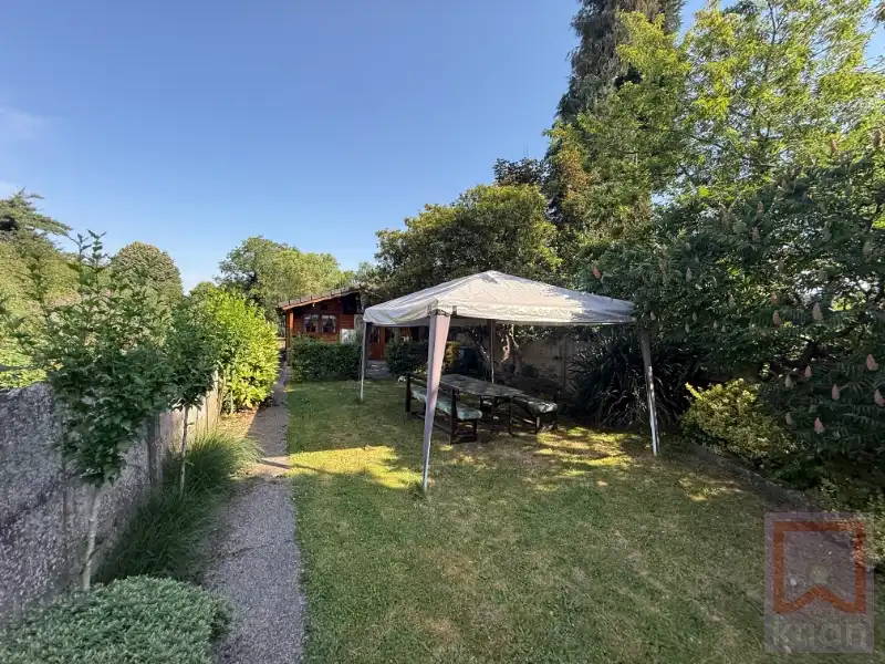 Gebouw met 11 kamerwoningen, centrum Geel op 8a66. foto 16