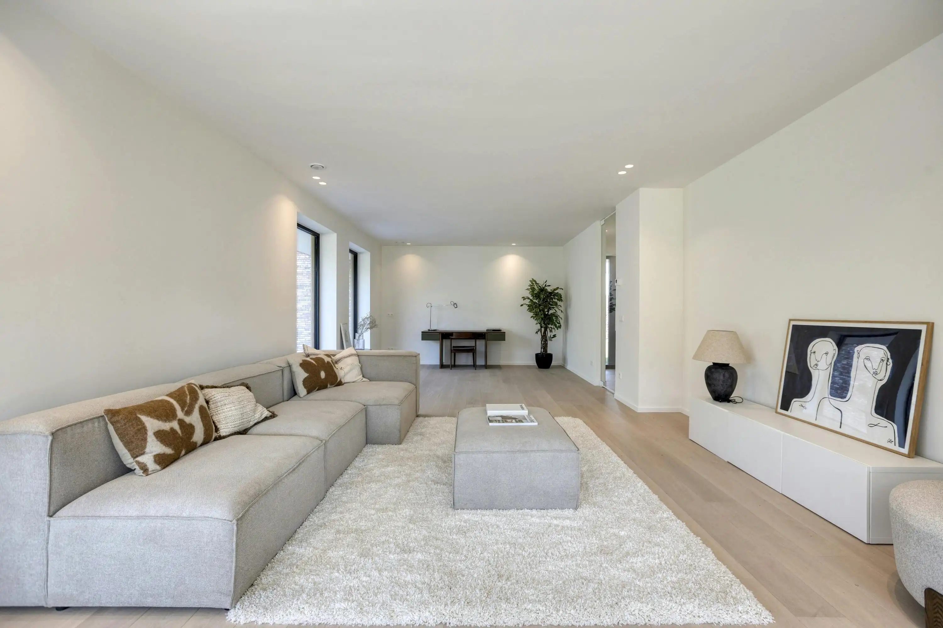 Nieuwbouwvilla met 4 slaapkamers op 1361m² grond foto 4