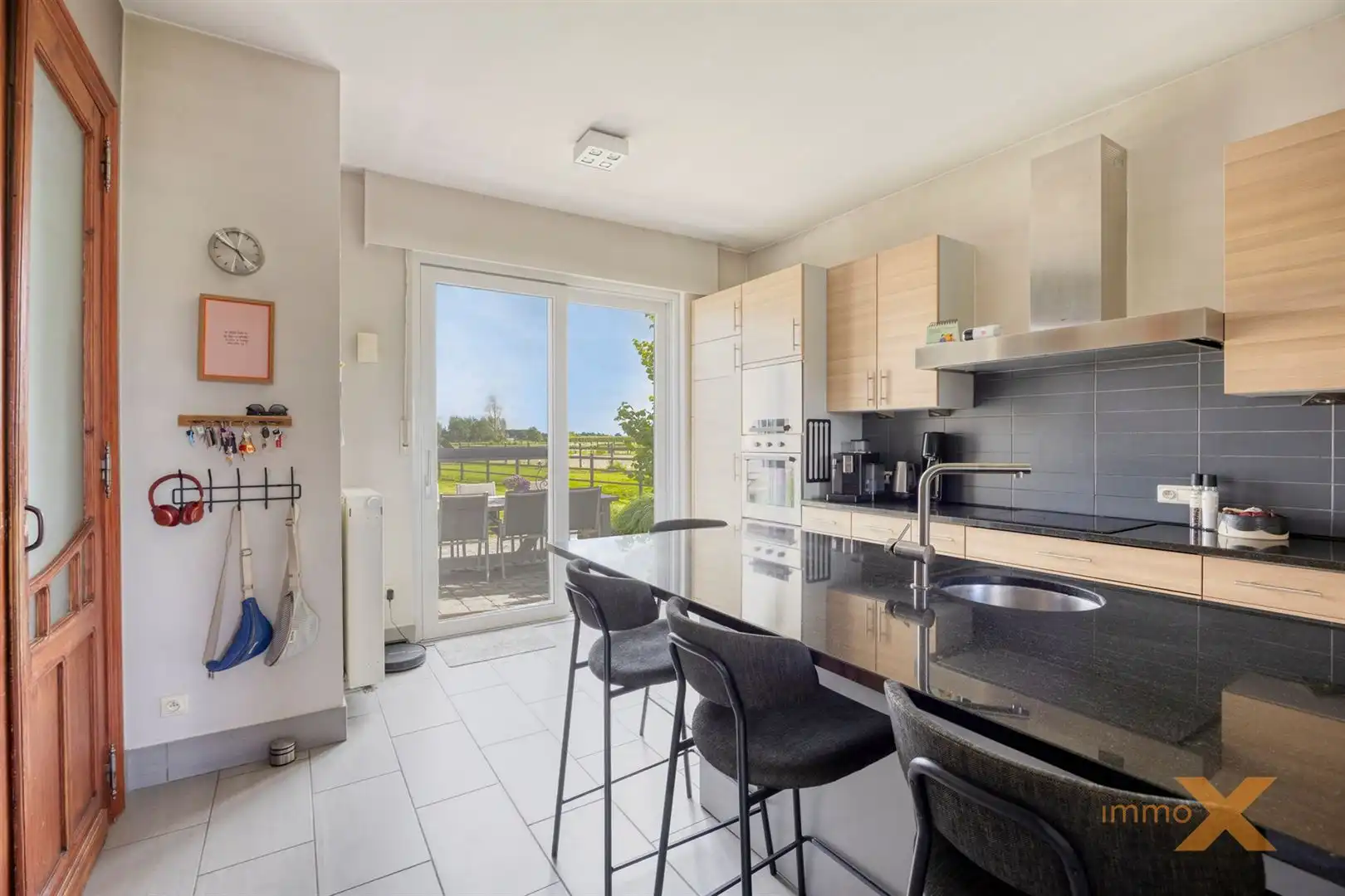 INSTAPKLARE HOEVEWONING MET STALLINGEN EN WEIDEN foto 10