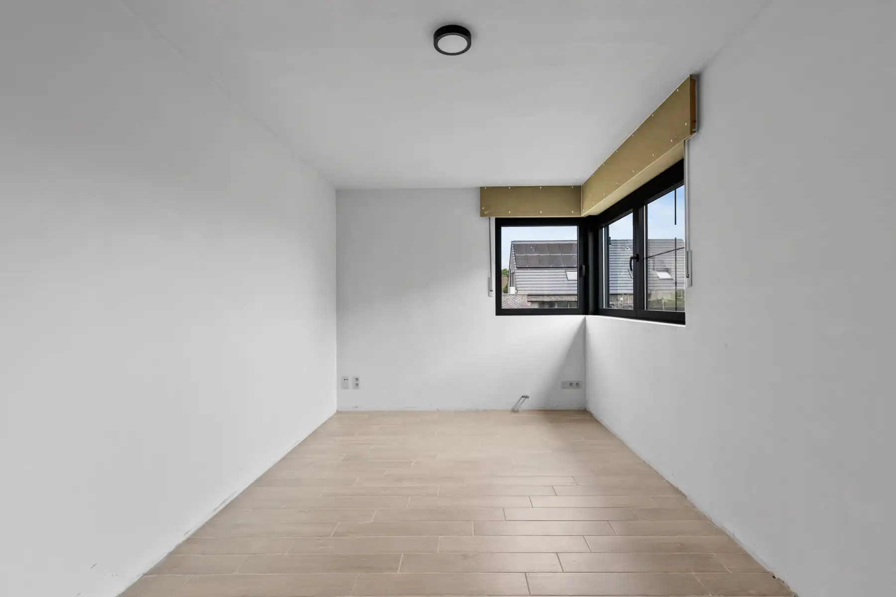 Instapklare open bebouwing met 4 slaapkamers foto 17