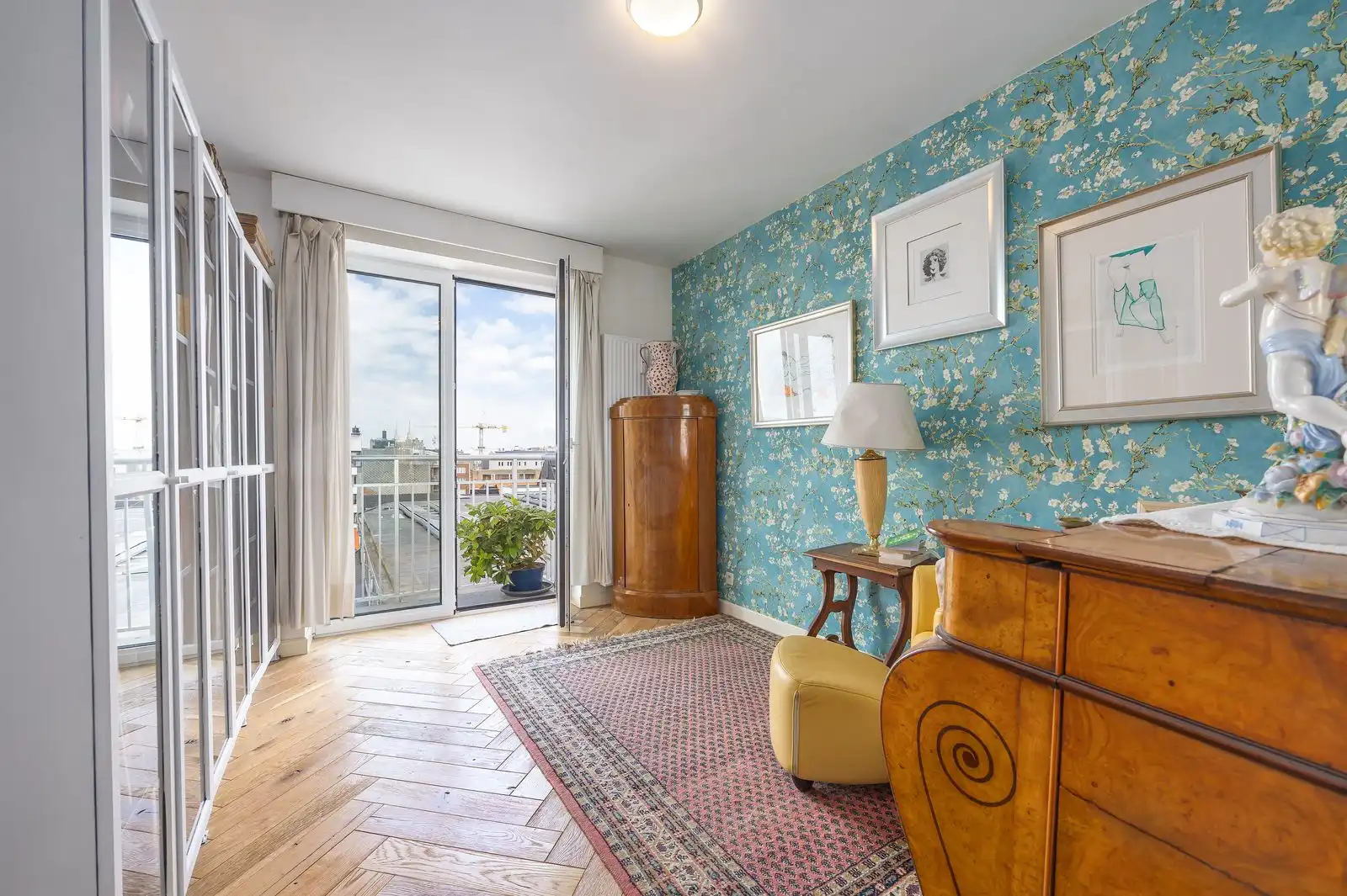 Ruim en volledig gerenoveerd appartement mt 2 slpk op toplocatie. foto 8