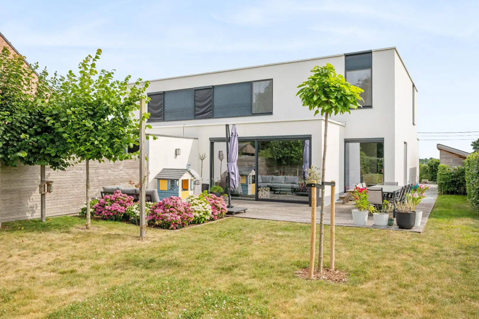 Recente en energiezuinige woning met 3 slaapkamers, ruime garage en tuin. foto 18