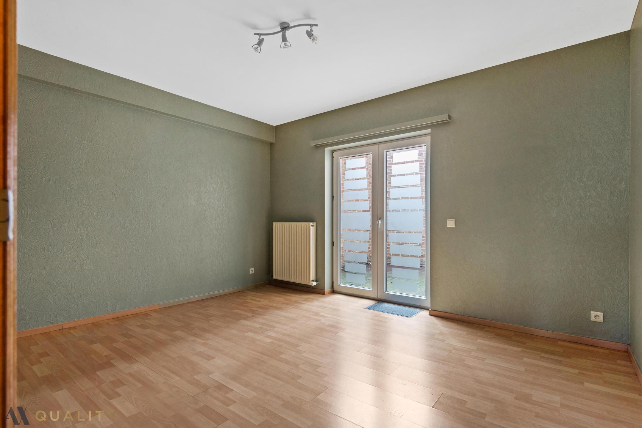 Nabij het station van D'monde gel., gelijkvl. 3 slpk-app. met 2 badk. en gar.  foto 15