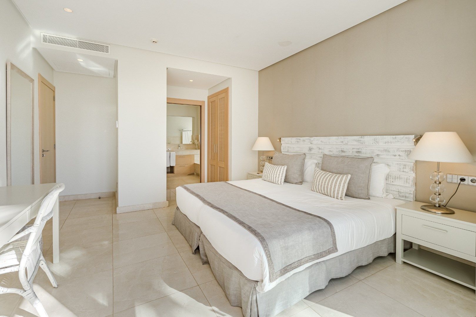 Luxueus appartement met prachtig zeezicht  foto 9