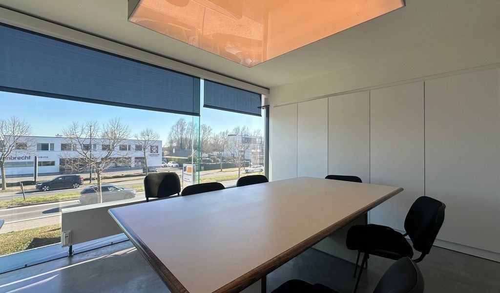 Instapklaar kantoor met terras te huur in Sint-Martens-Latem foto 7