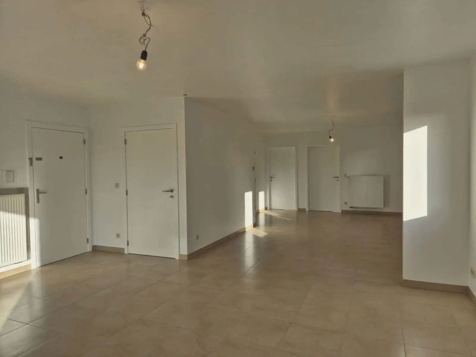 Gelijkvloers appartement met 2 slaapkamers en garage foto 2