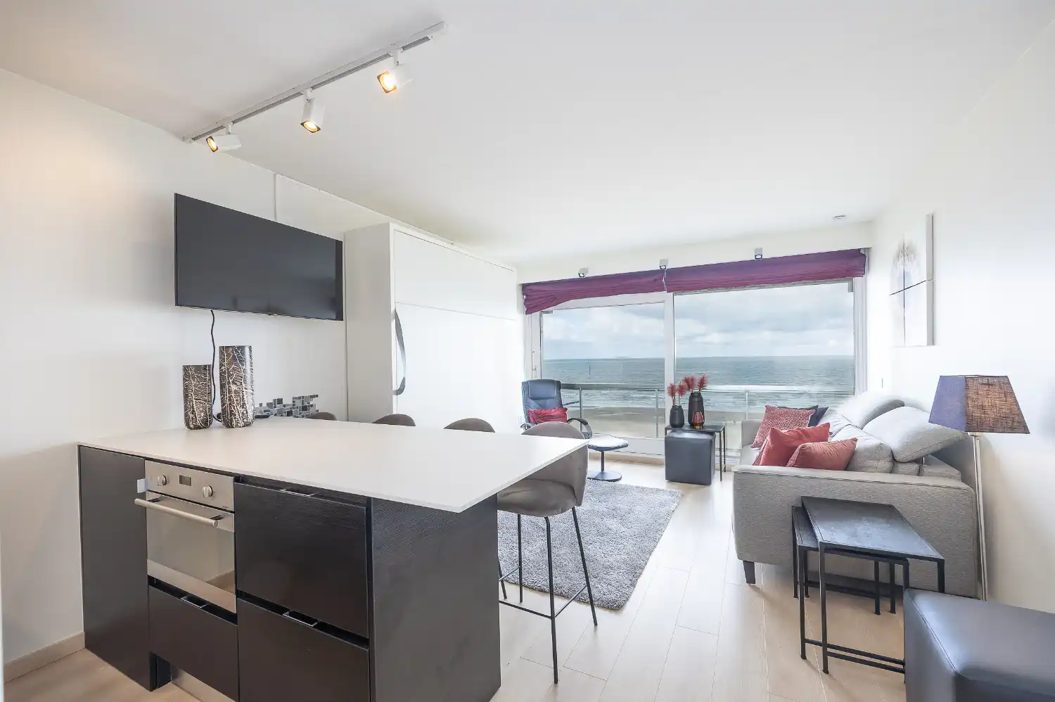 Gerenoveerde studio met frontaal zeezicht te koop in Middelkerke foto 7