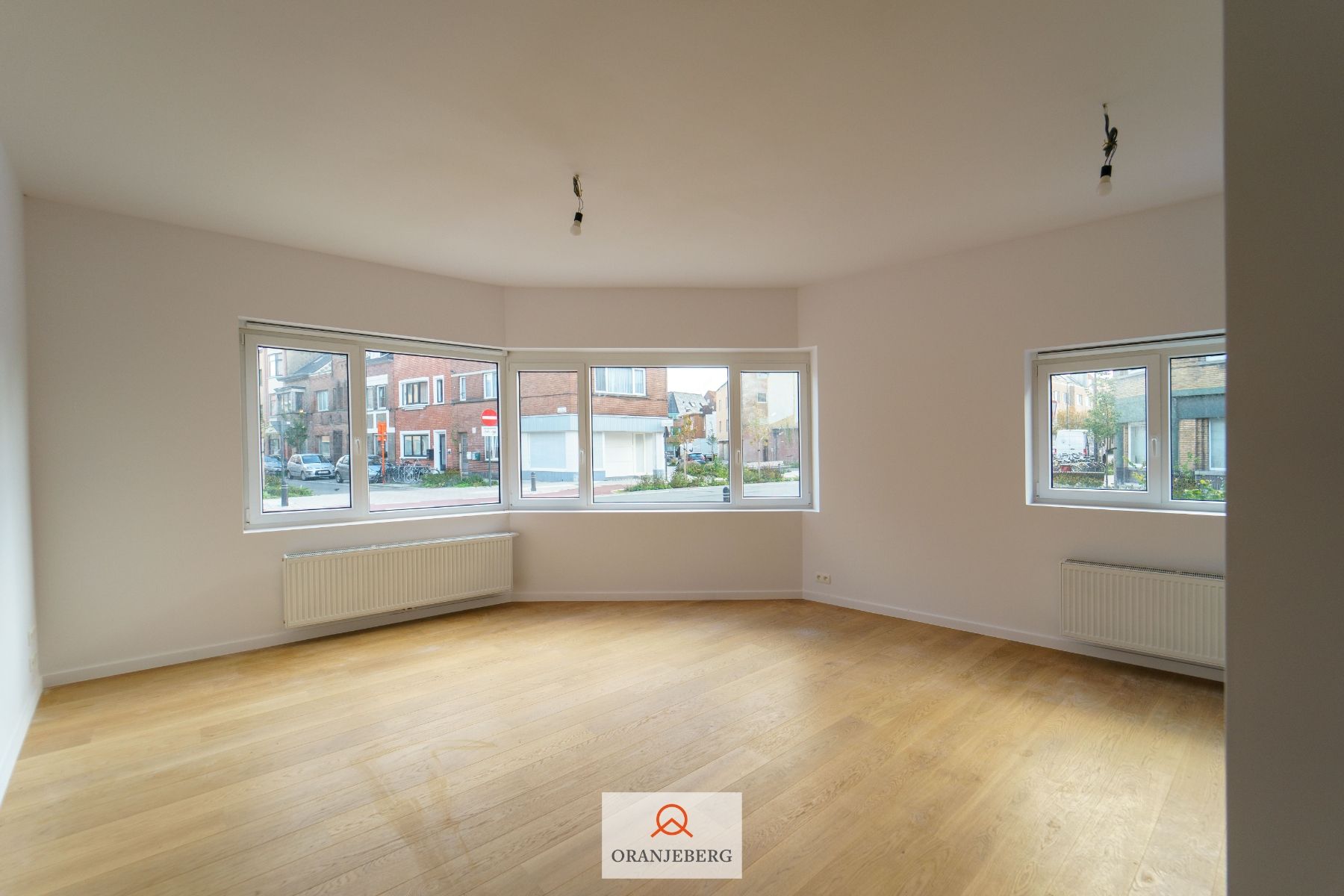 Gerenoveerd gelijkvloers appartement vlakbij station Gent-Sint-Pieters foto 11