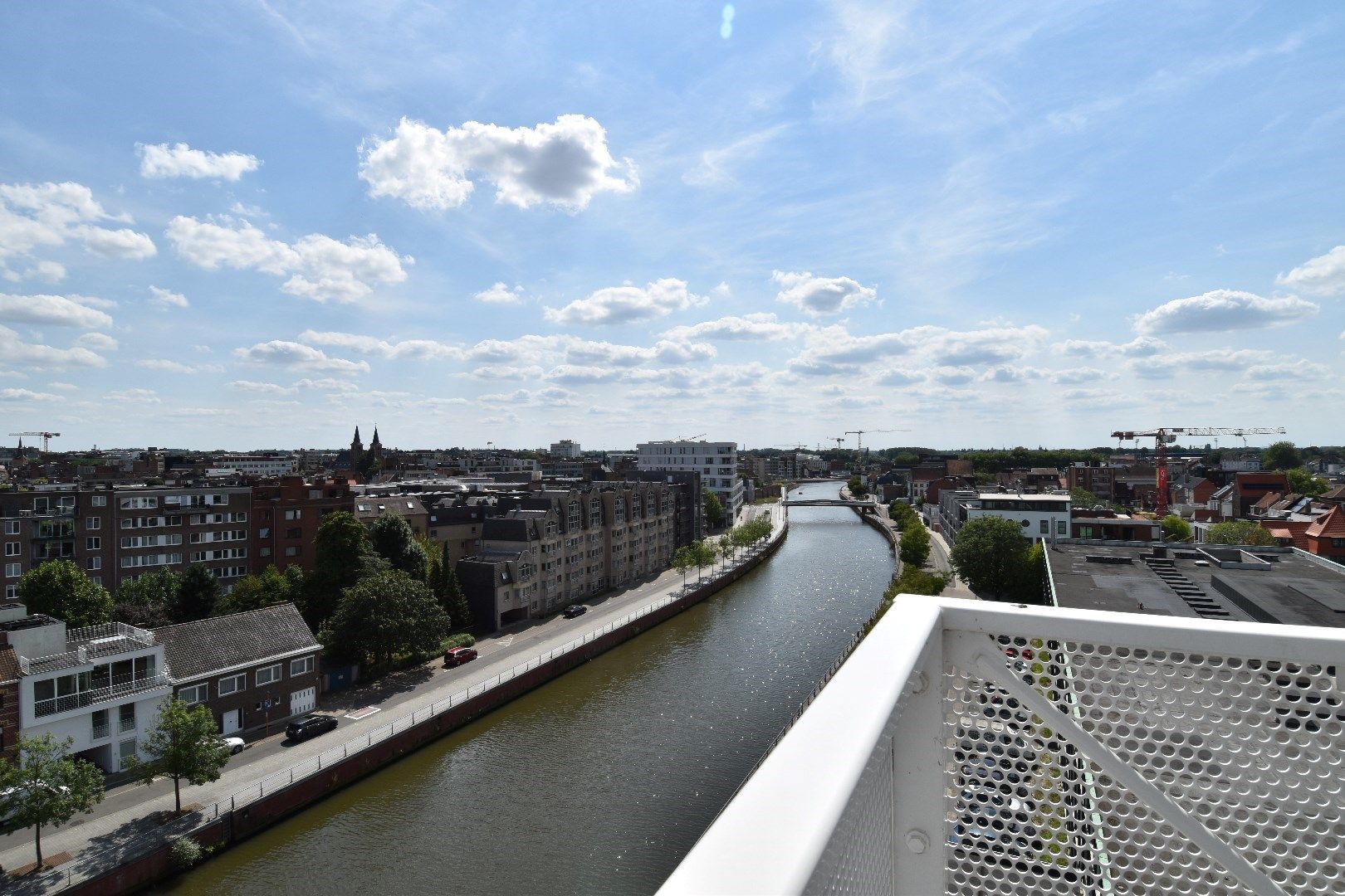 Modern 2-slaapkamer appartement met terras aan de Leie in Kortrijk foto 14