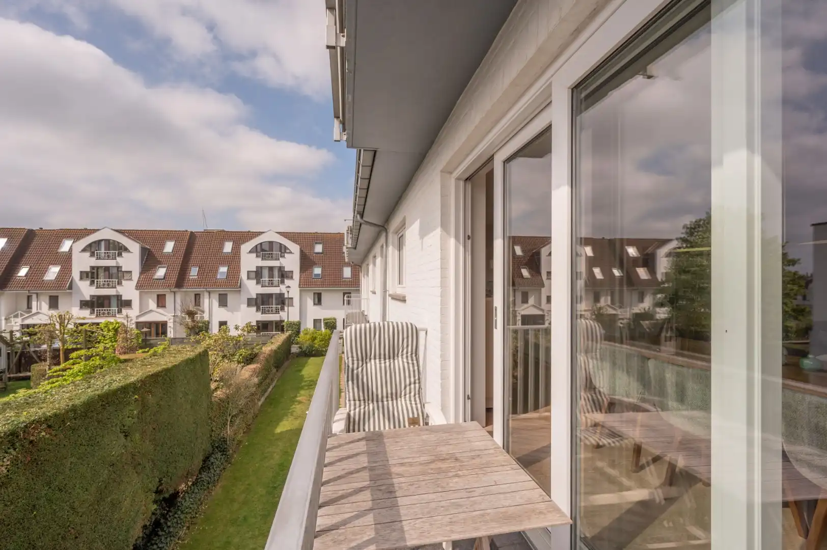 Ruim en comfortabel 3-slaapkamerappartement, gelegen op een uitzonderlijk rustige locatie in Duinbergen foto 11