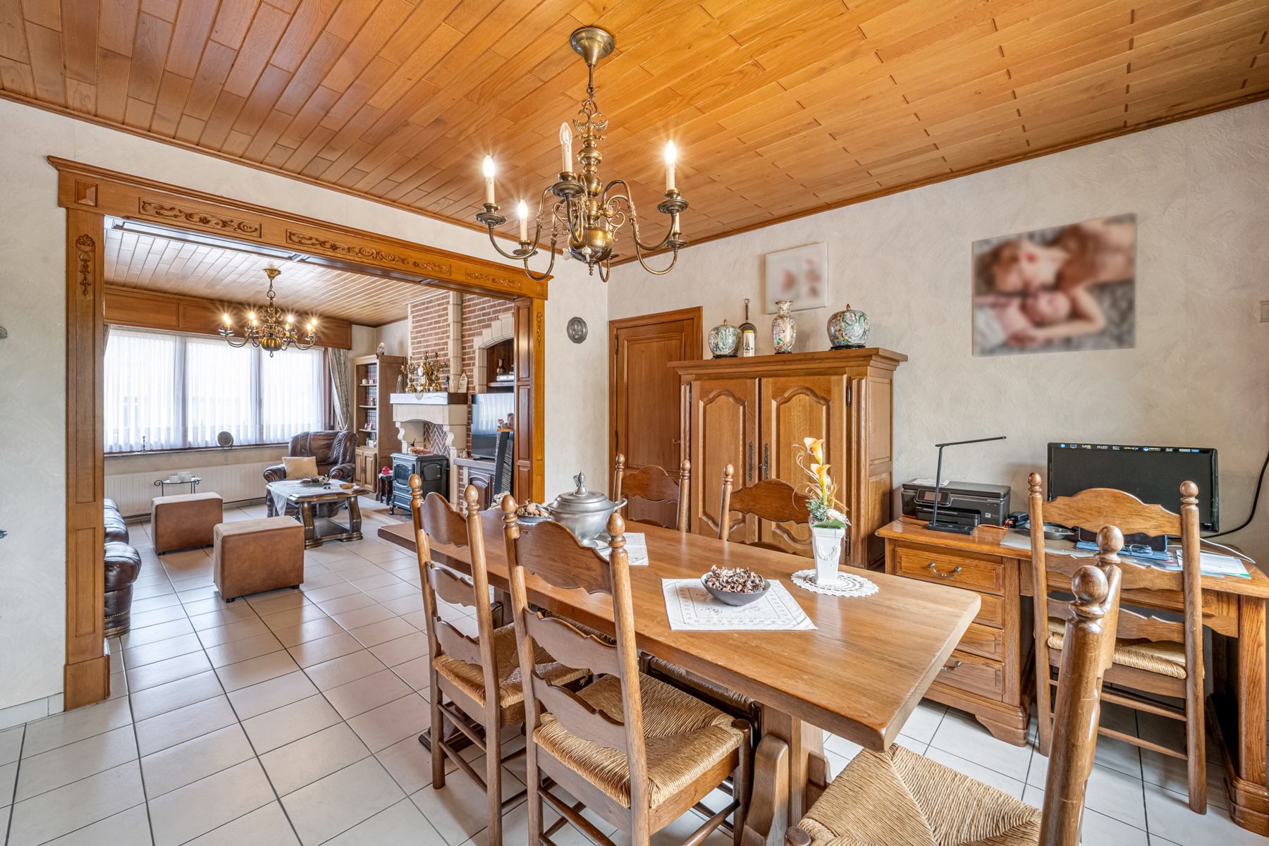 Te koop woning met inpandige garage, 4slpk's  en grote tuin  foto 8